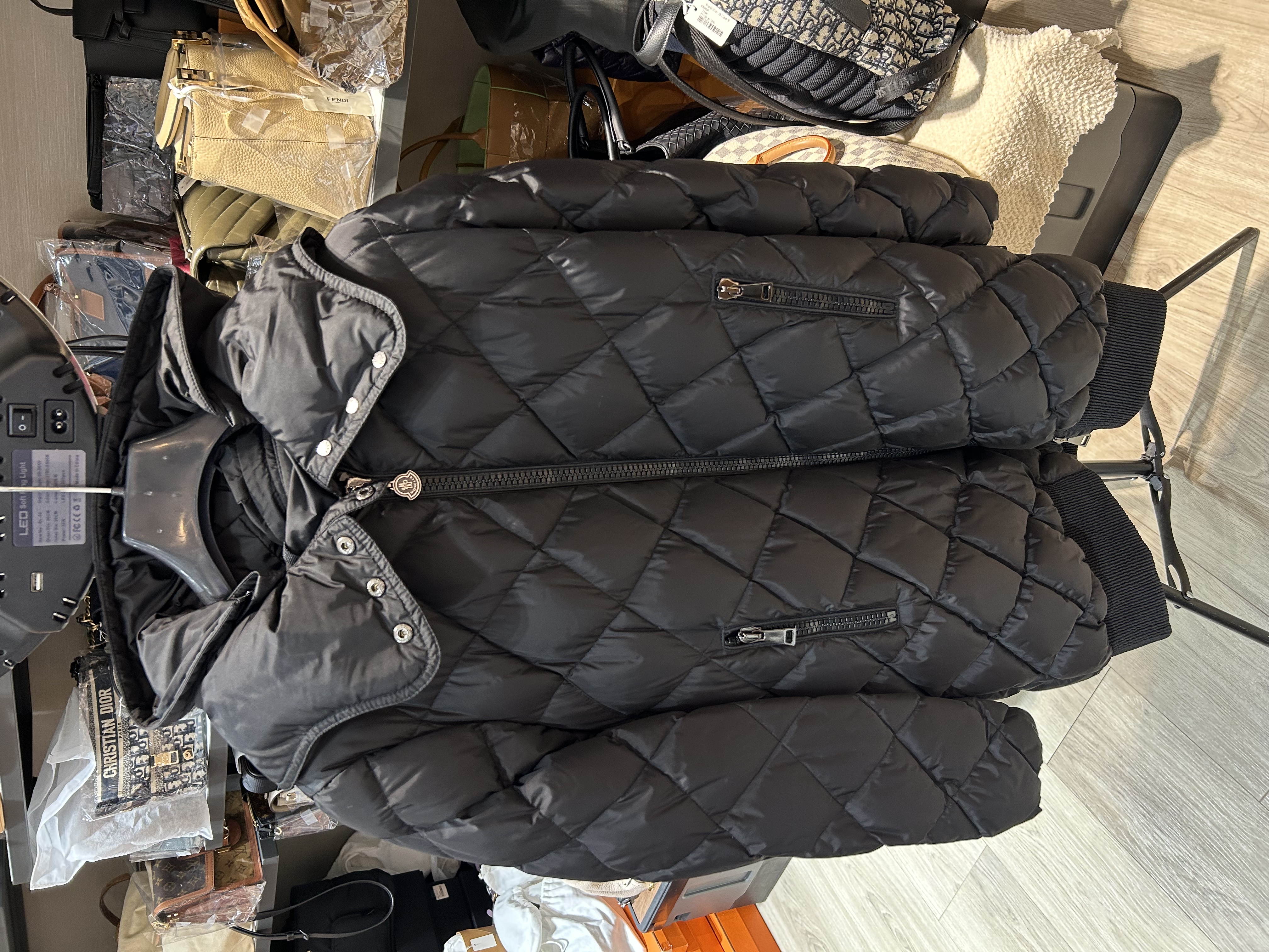 Moncler down outer 拉鍊羽絨外套 100%Authentic 98%new 