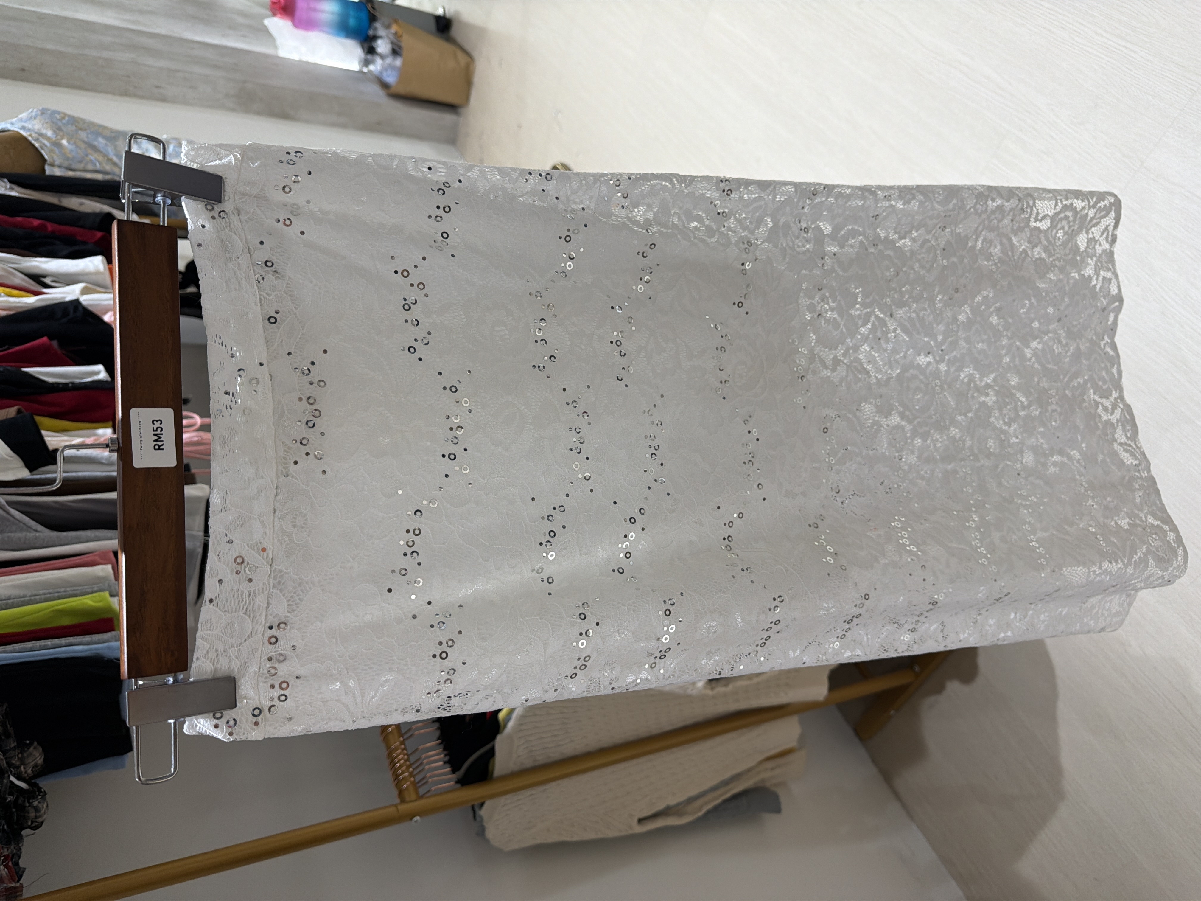 白色亮片蕾絲半身裙