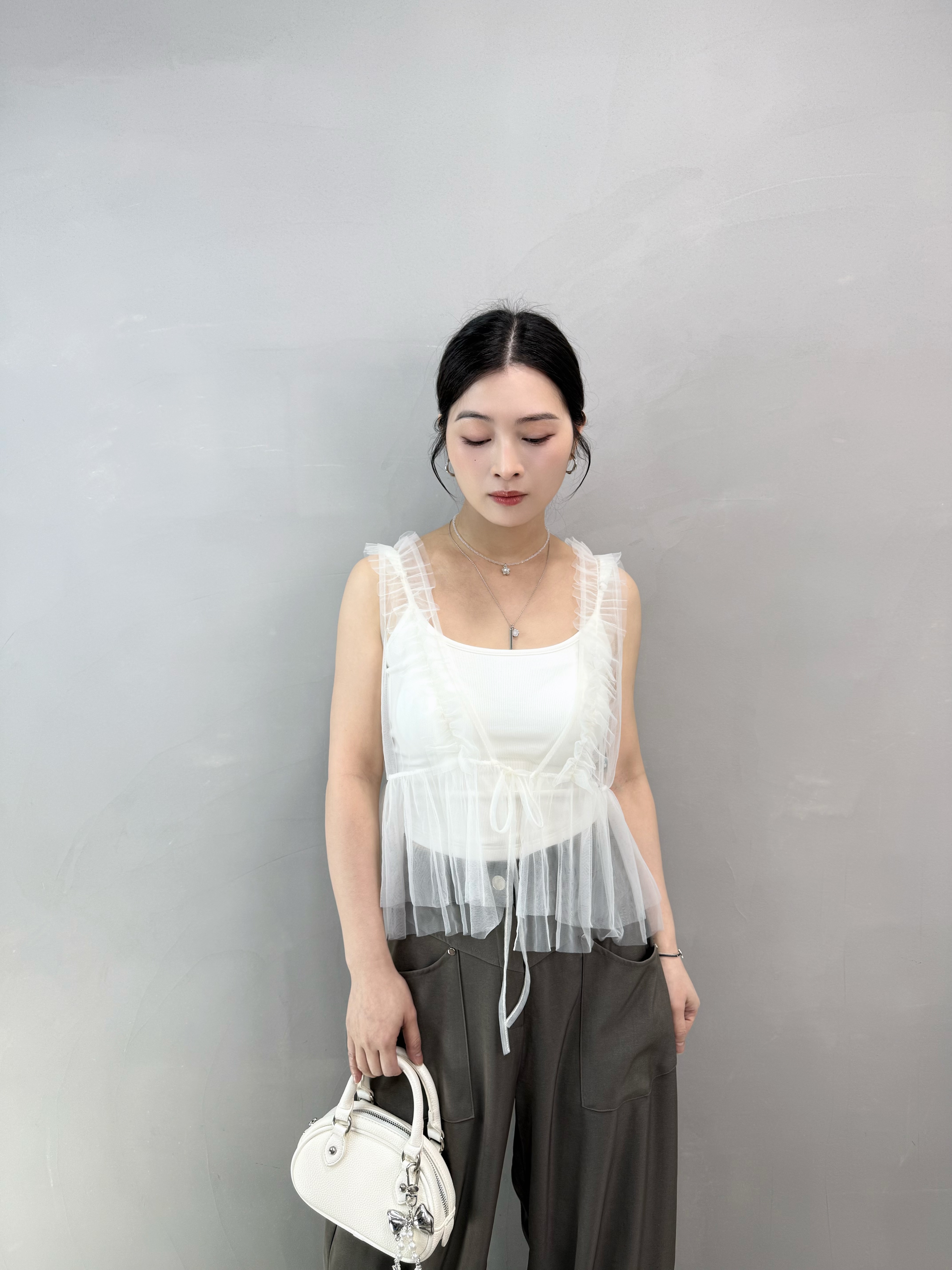 O76 ruffle網背心