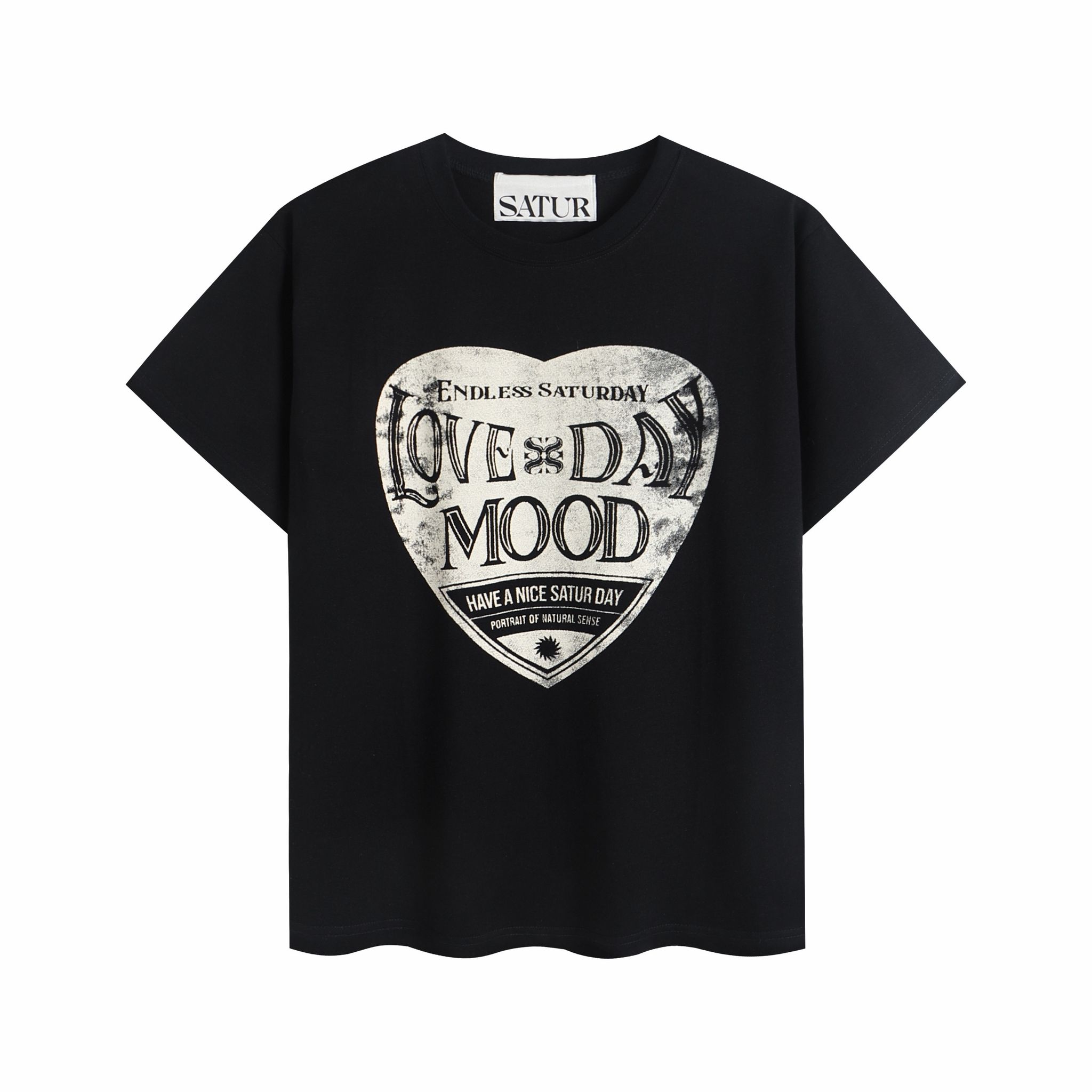 $95件。2件起$85件。韓國Satur復古愛心短袖