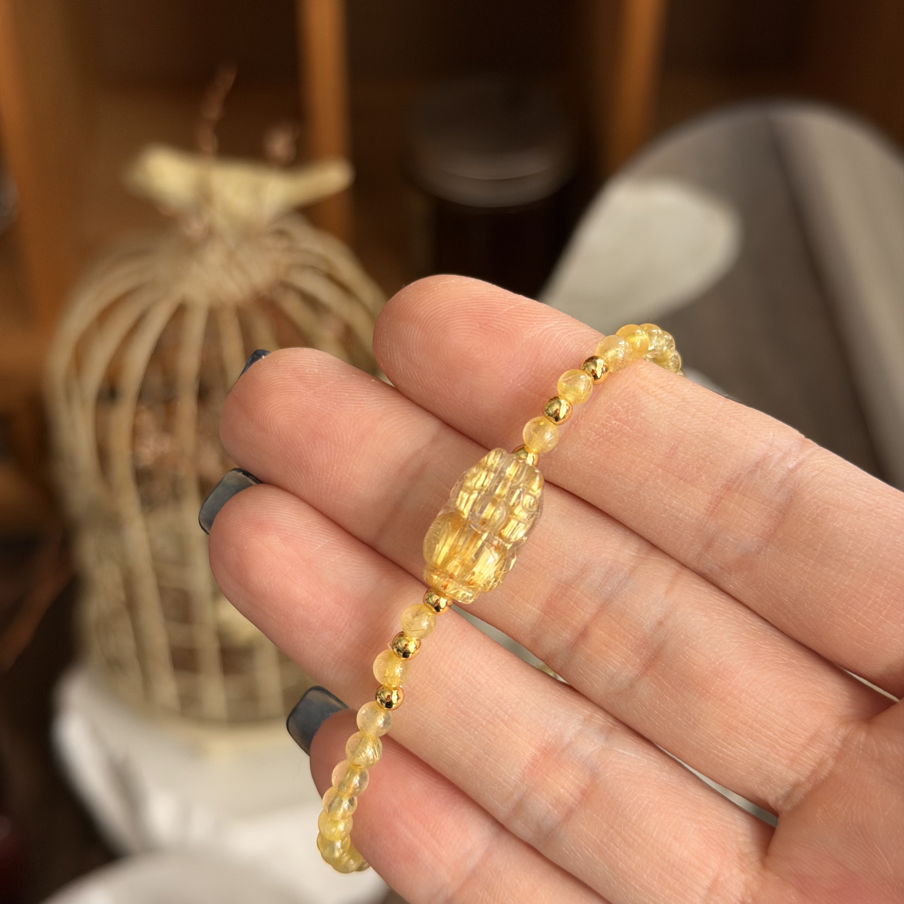  金鈦晶貔貅襯𝟯𝗺𝗺金髮晶手串