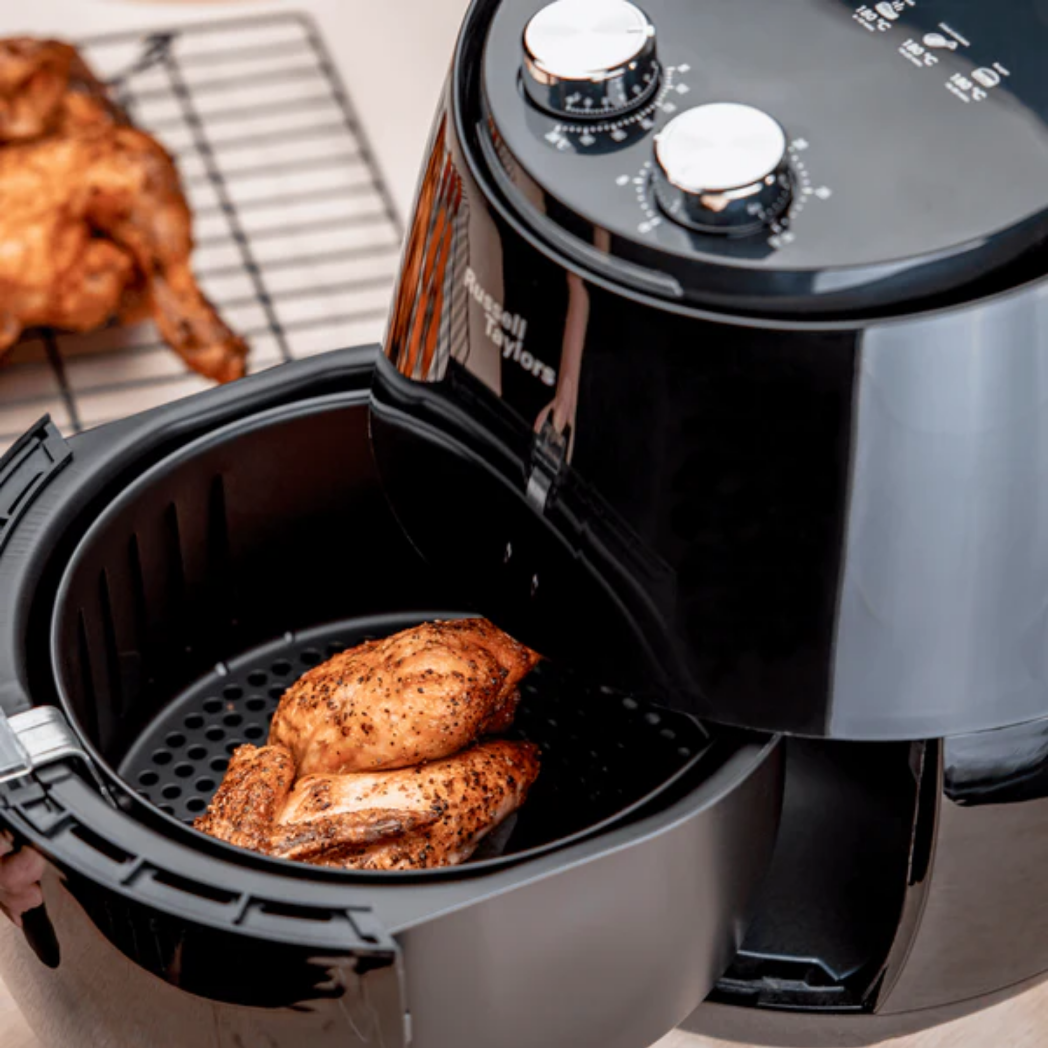 Russell Taylors 4.8L Air Fryer (AF-34)