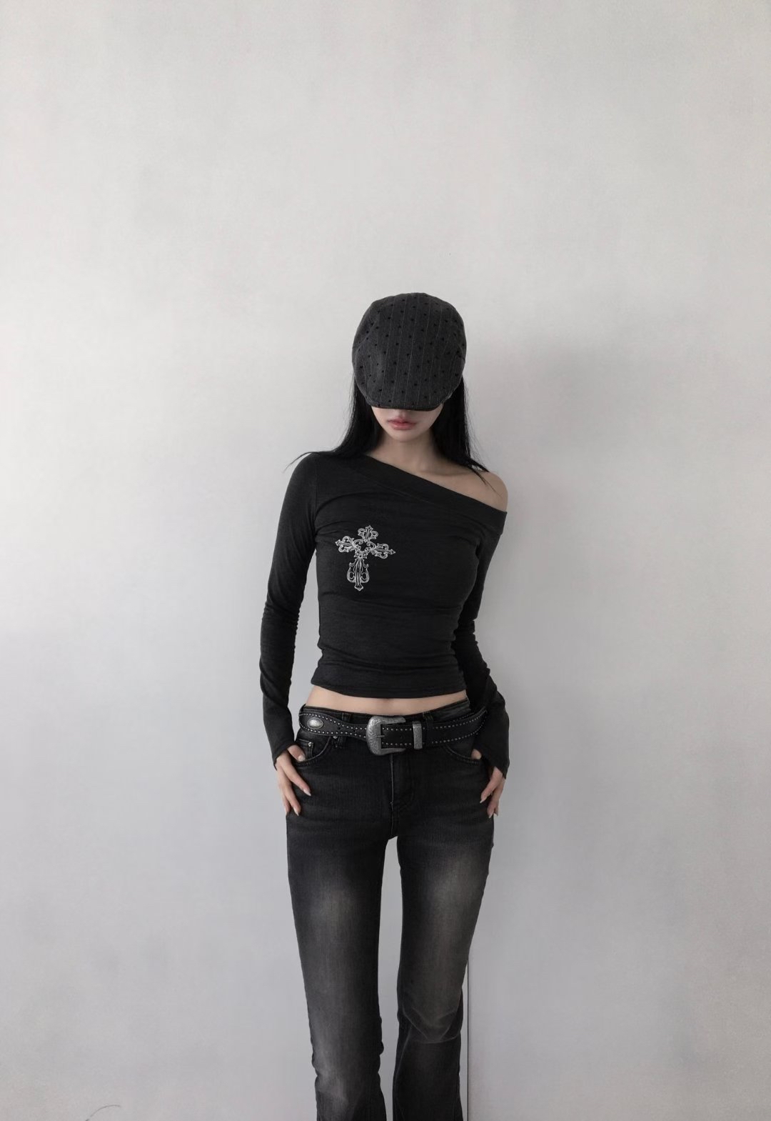 已售罄❌韓國十字架反領一字膊長袖Top