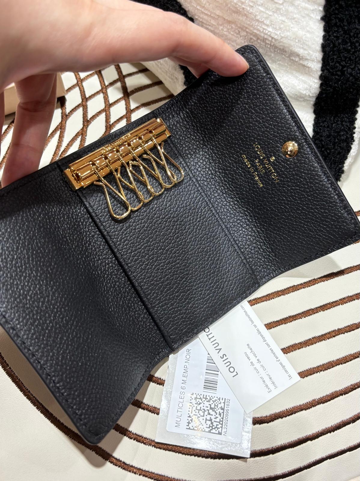 LV Key Holder Black Calfskin M64421 100%Authentic, 98%New ✅NFC✅Dust bag