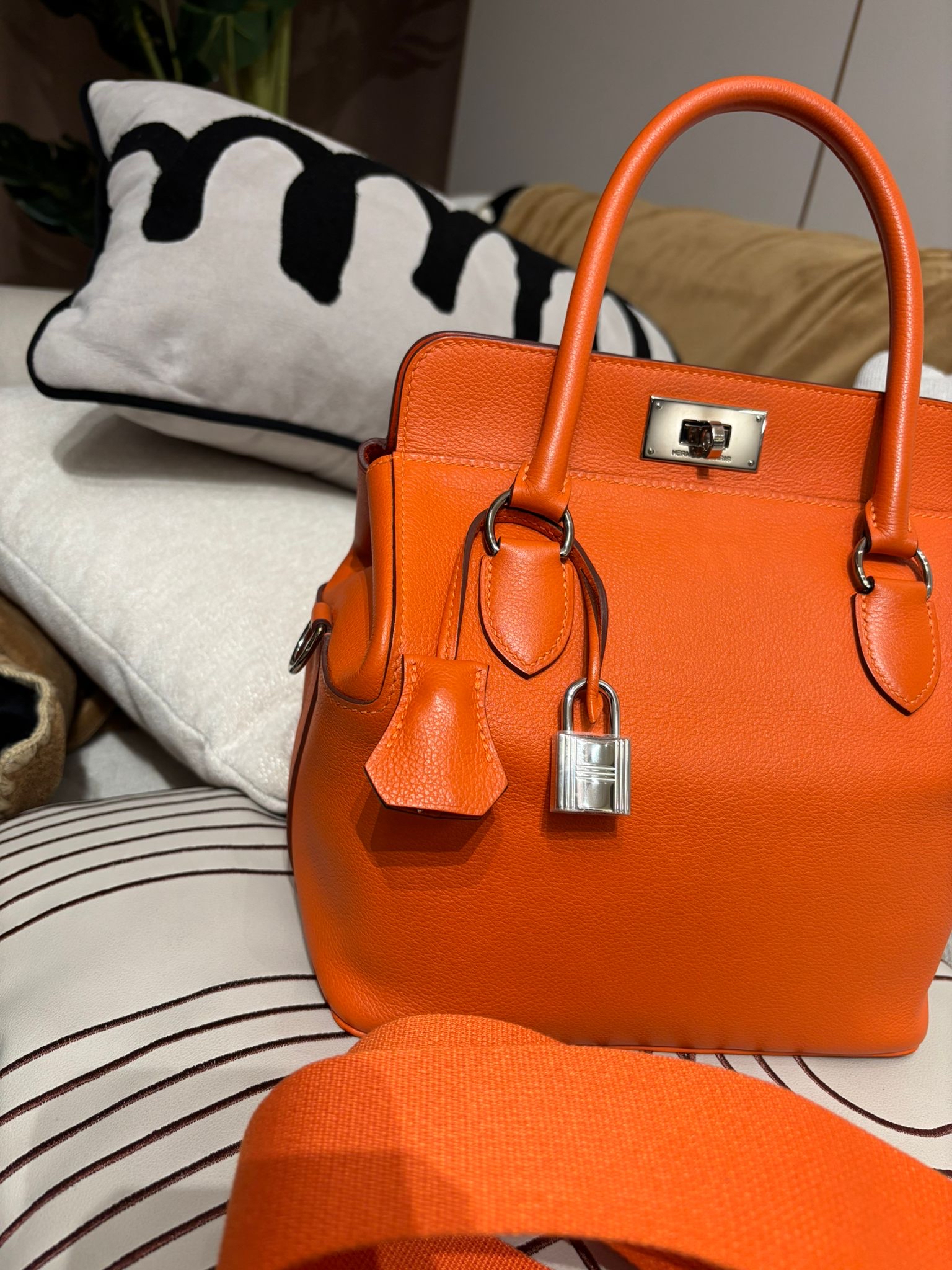 Hermes toolbox 20,orange ,STAMP T evercolor,100%Authentic ,90%new ✅KEY LOCK ✅dust bag✅STRAP