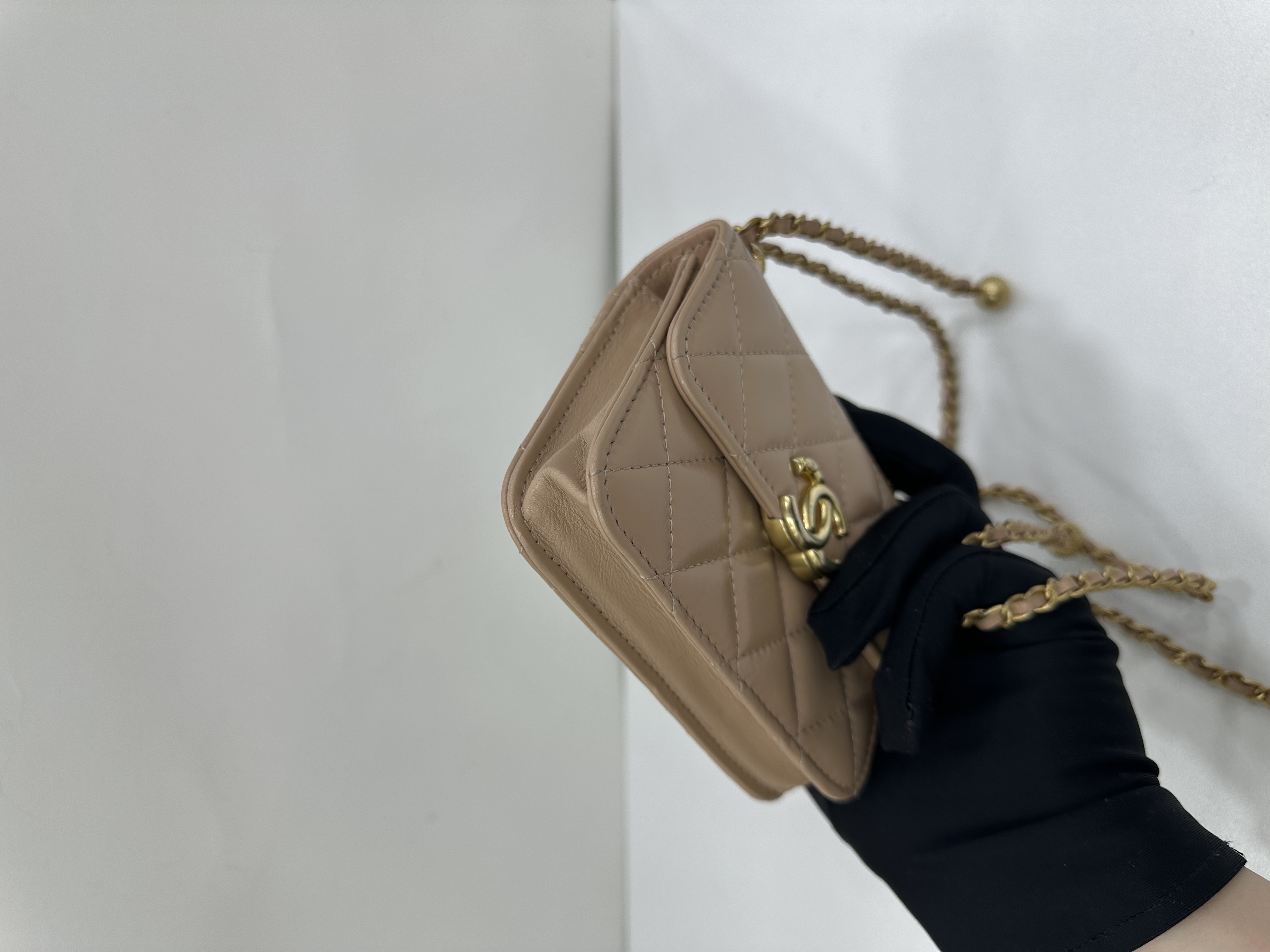 直播貨品 |  [1個-$100 2個-$300］GG77