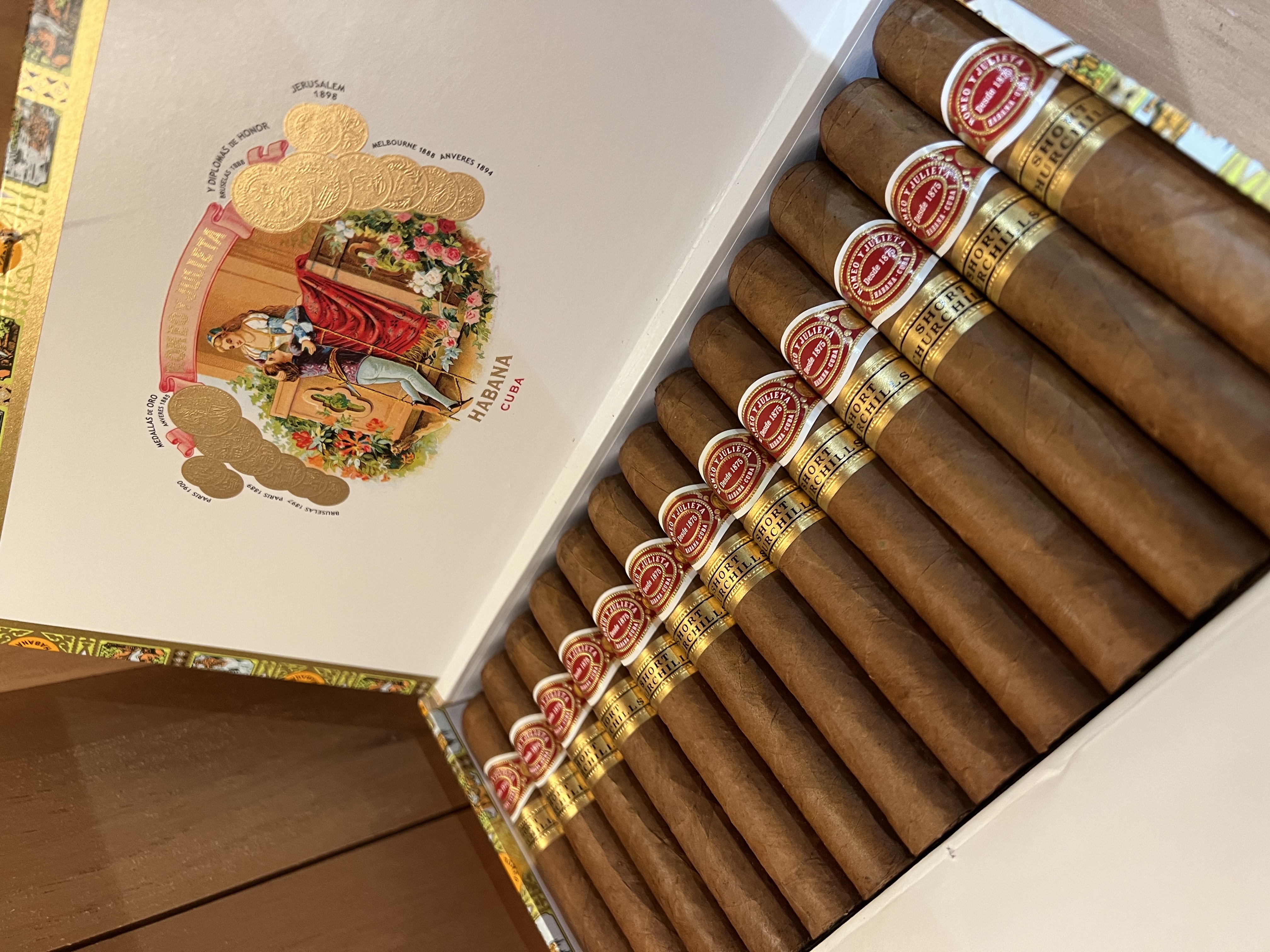 ROMEO Y JULIETA羅密歐短丘（25支） 