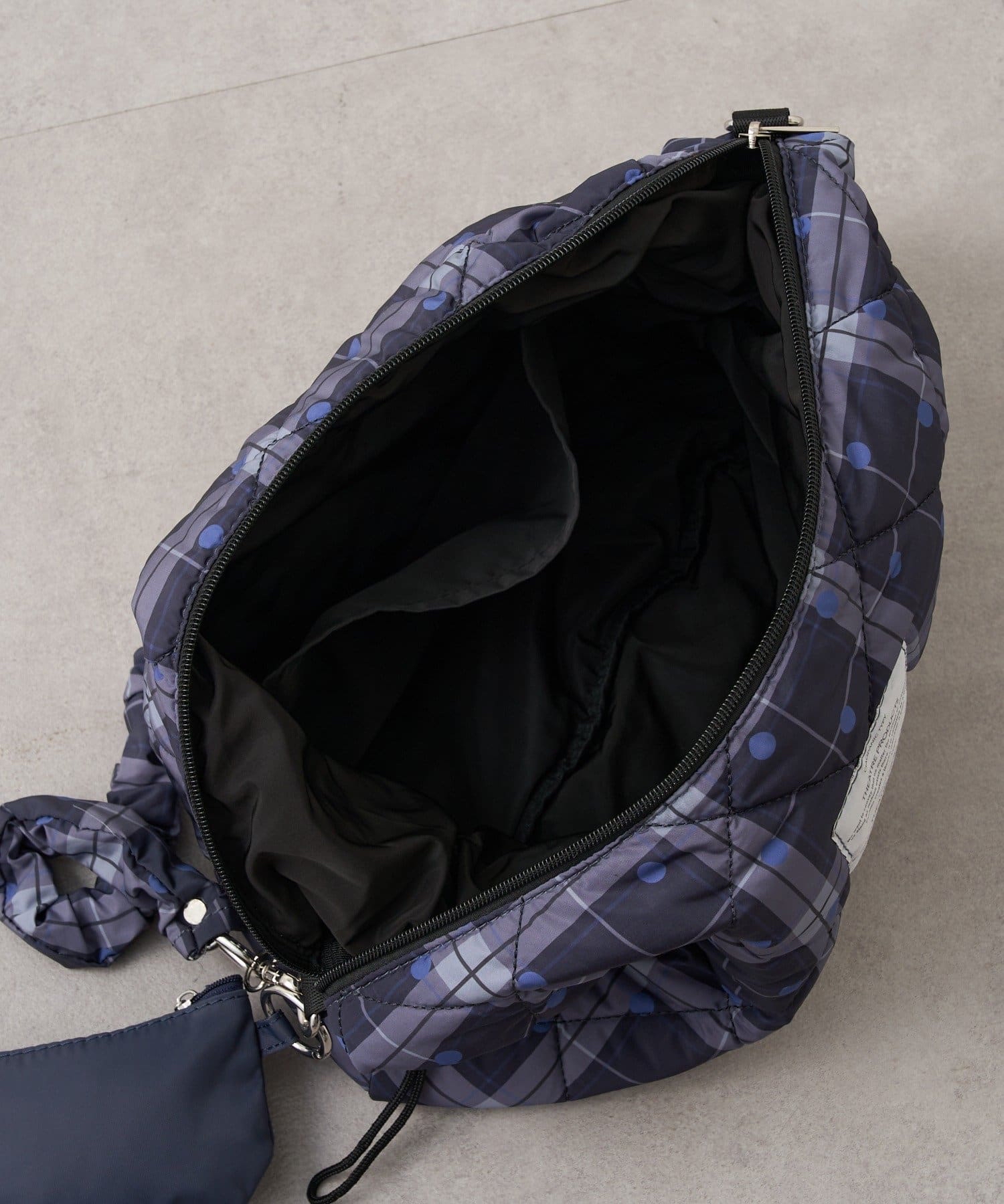 日本TP 2WAY SHOULDER BAG (附有環保袋）（大約9月尾至10月初到貨)