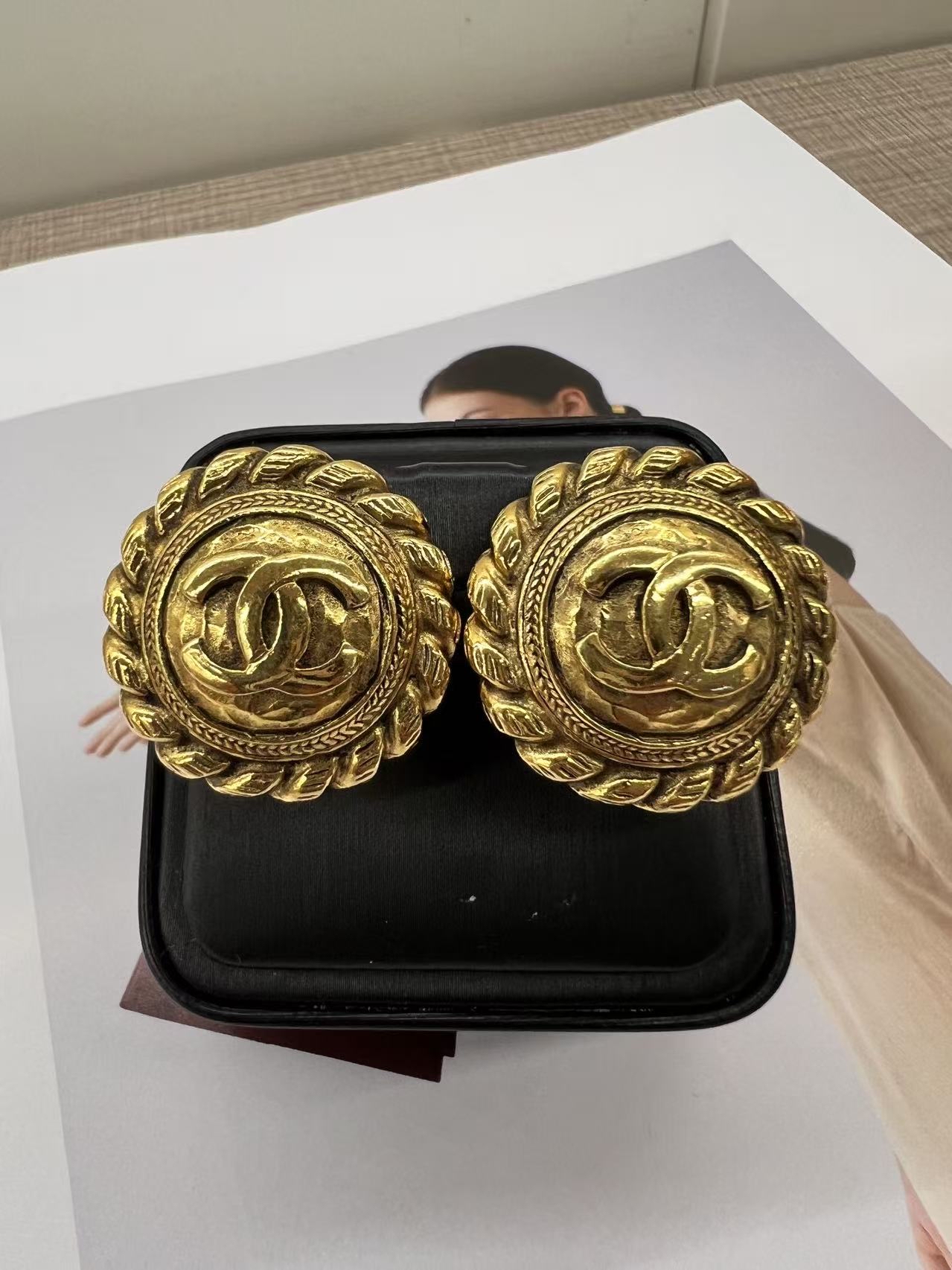 Chanel 金色麻花圓餅耳夾（經典絕版美品）