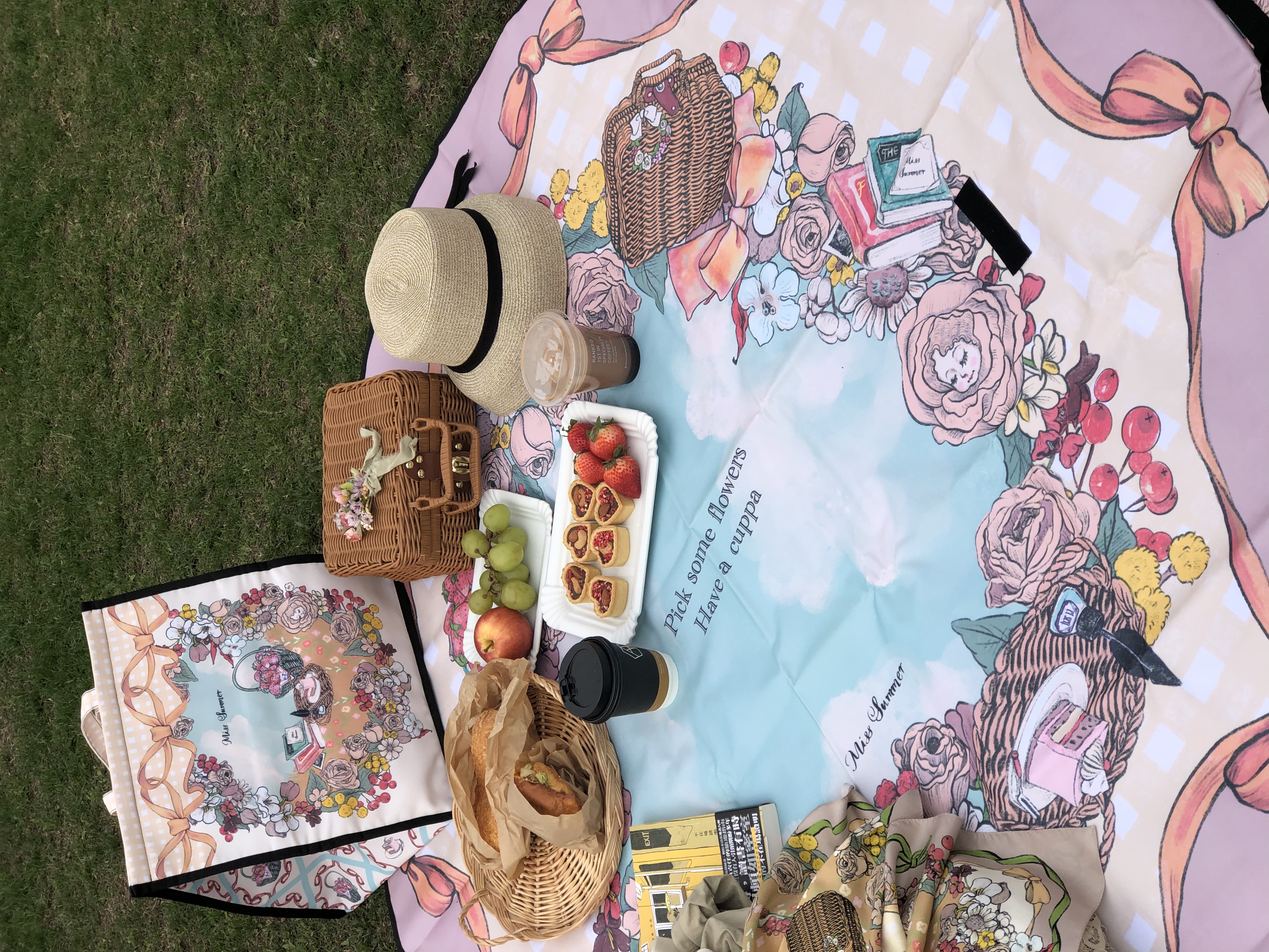 Miss Summer {Blue sky party} 野餐墊 + 保冷袋