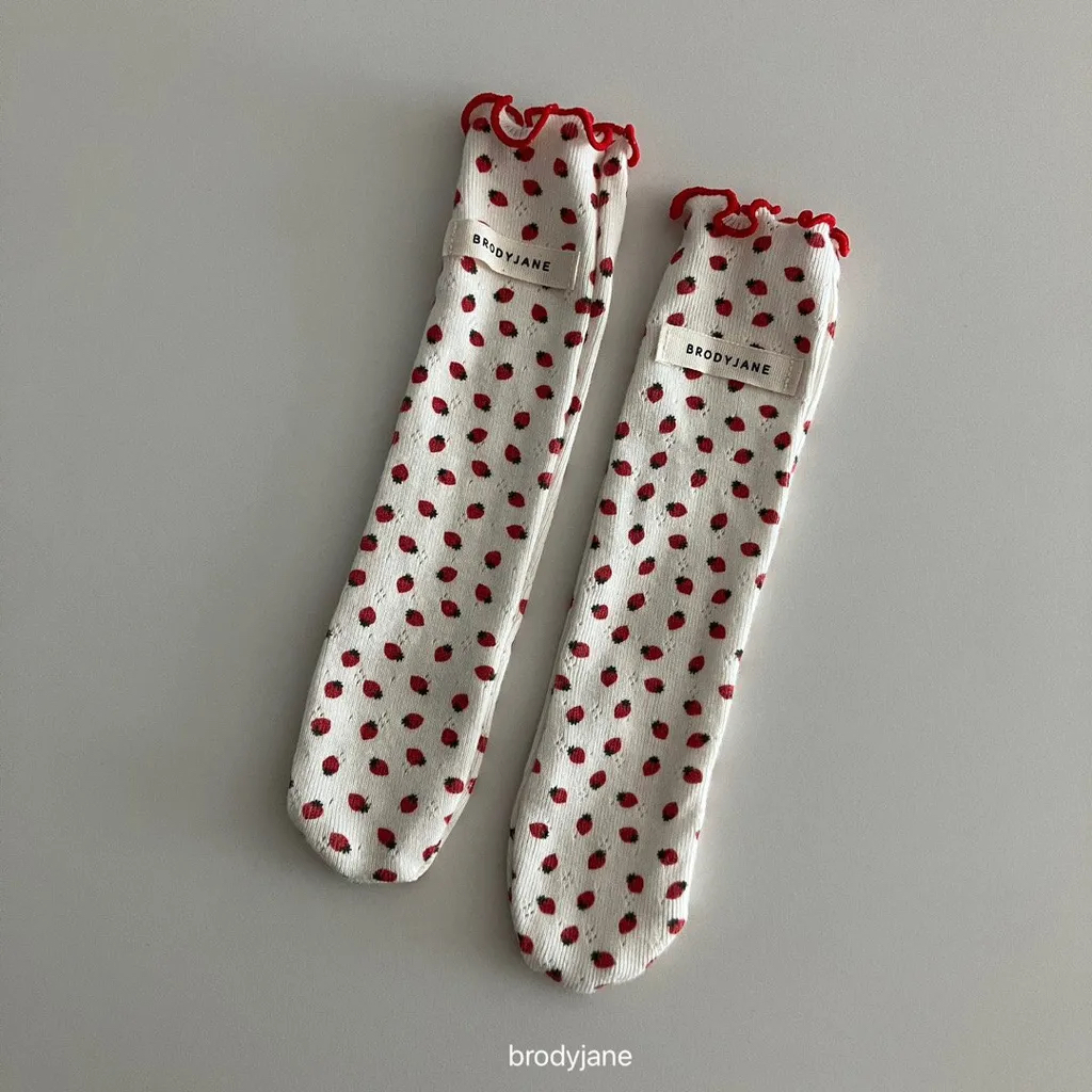 🇰🇷Brodyjane bonnet/bib/socks