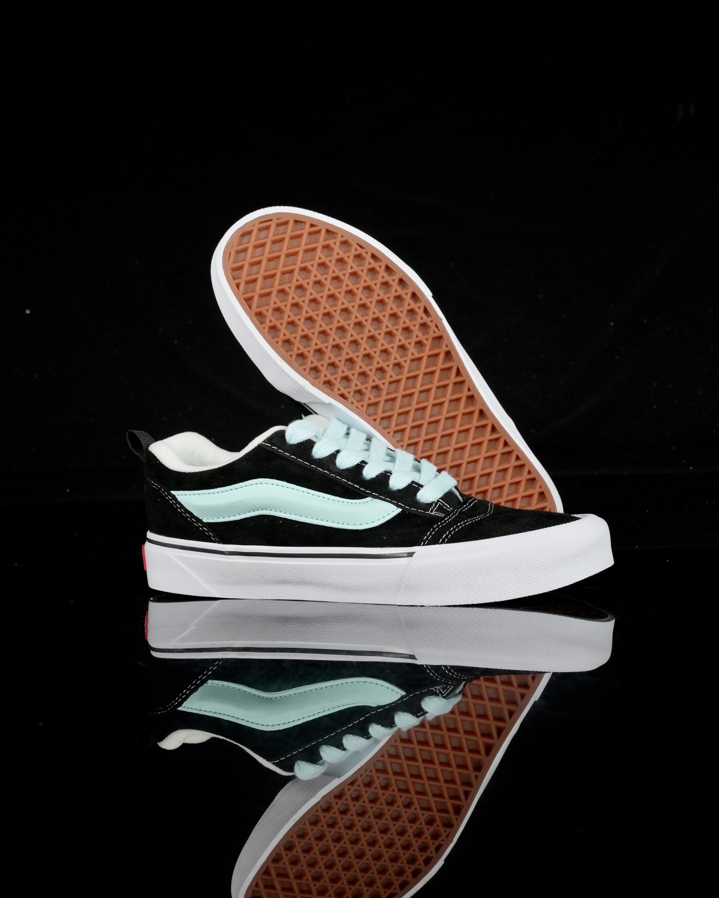 Vans Knu Skool