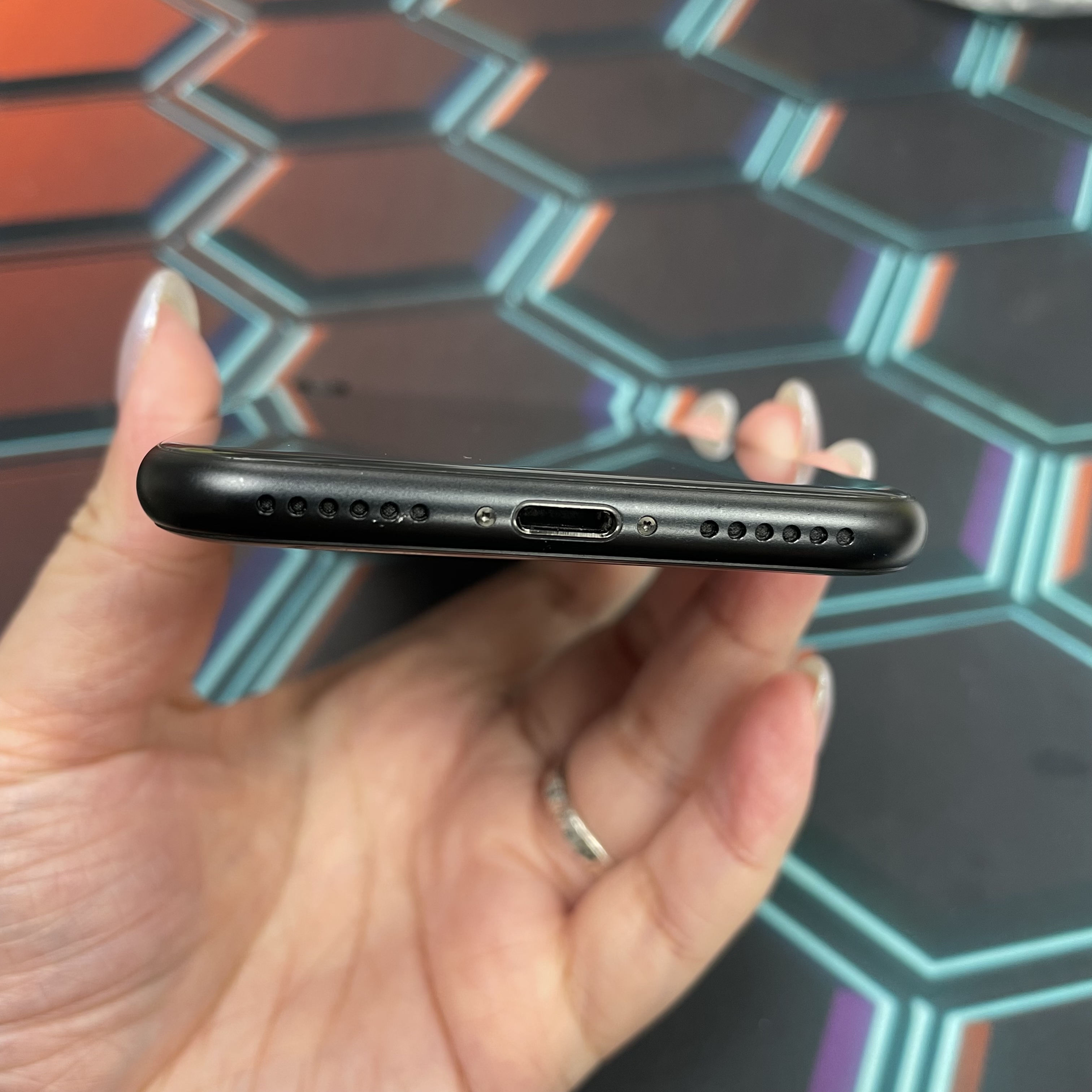 *7062 SE 2 完美機 128GB 電82 黑色 black