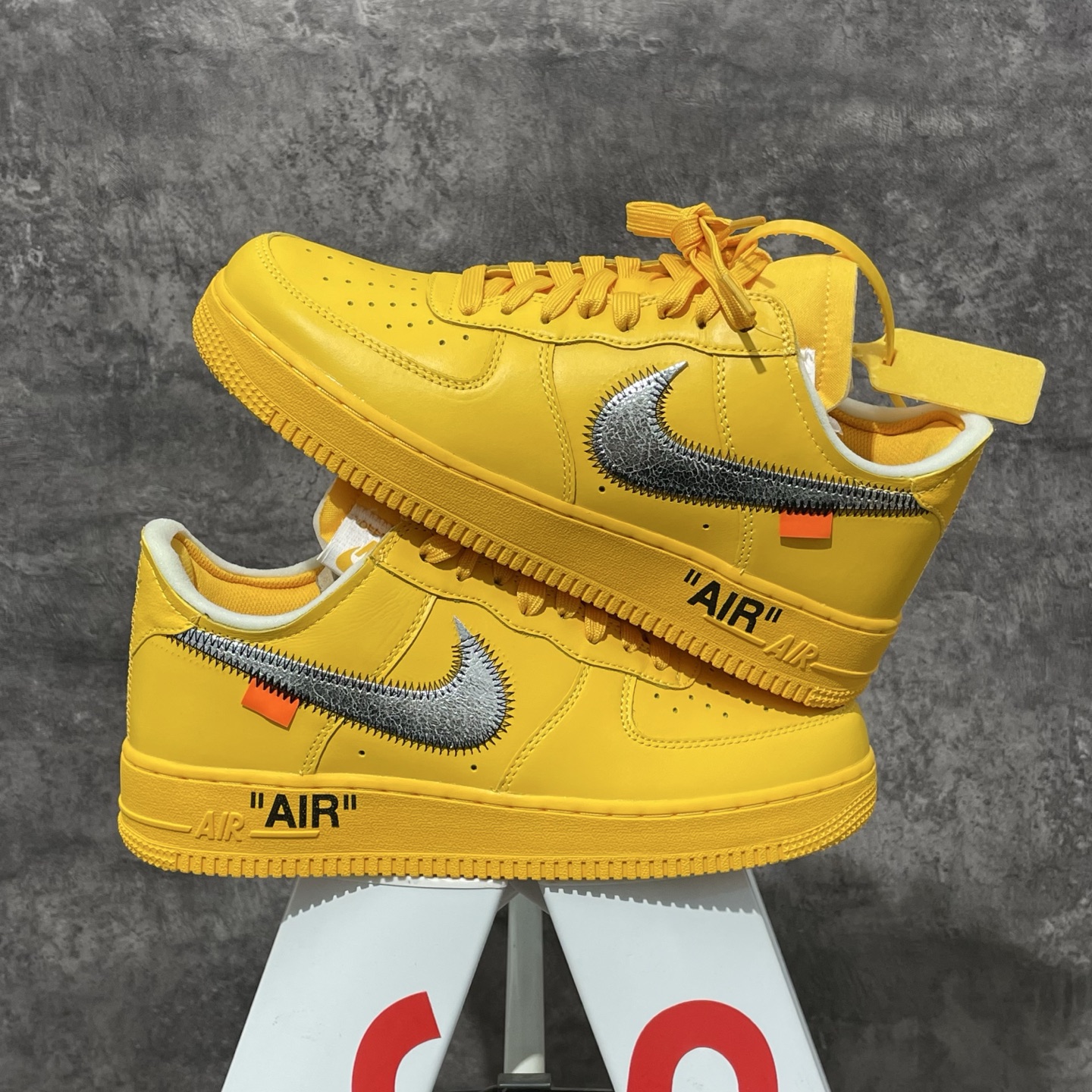 Off-White x Air Force 1 Low 'Lemonade' DD1876-700