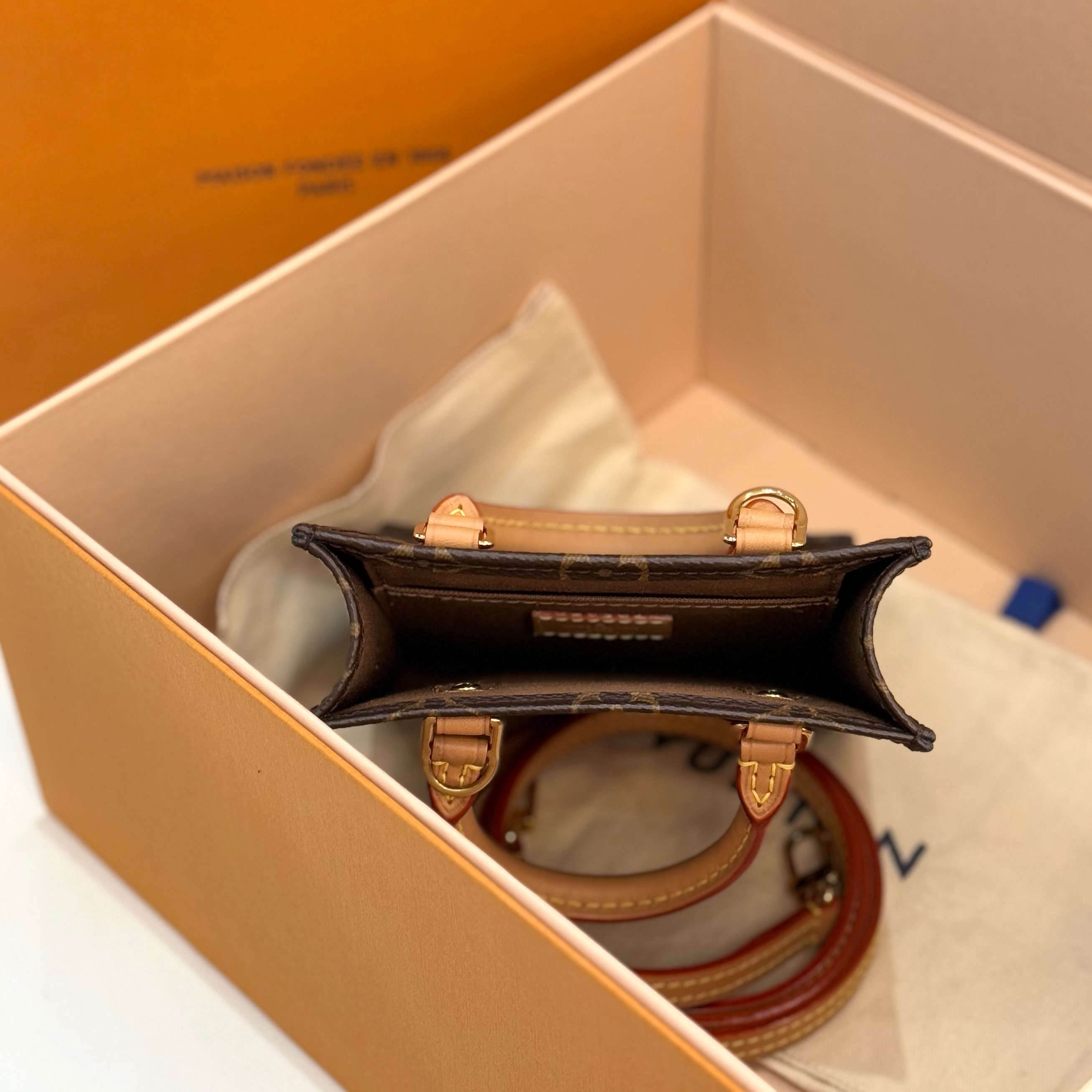 【預訂貨品】LV老花mini琴譜包