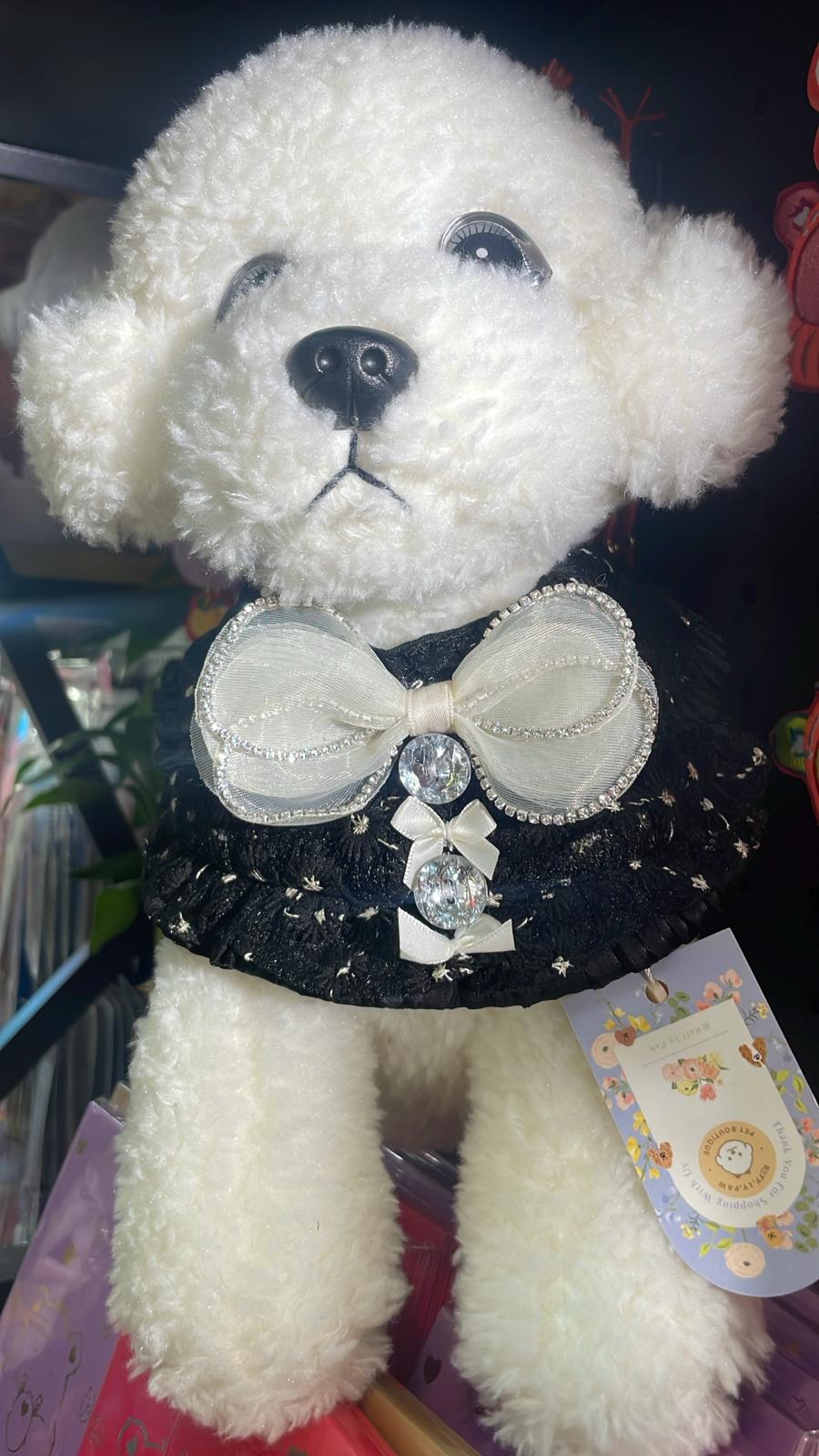 優雅毛絨小狗玩偶 - 黑色禮服與精緻蝴蝶結