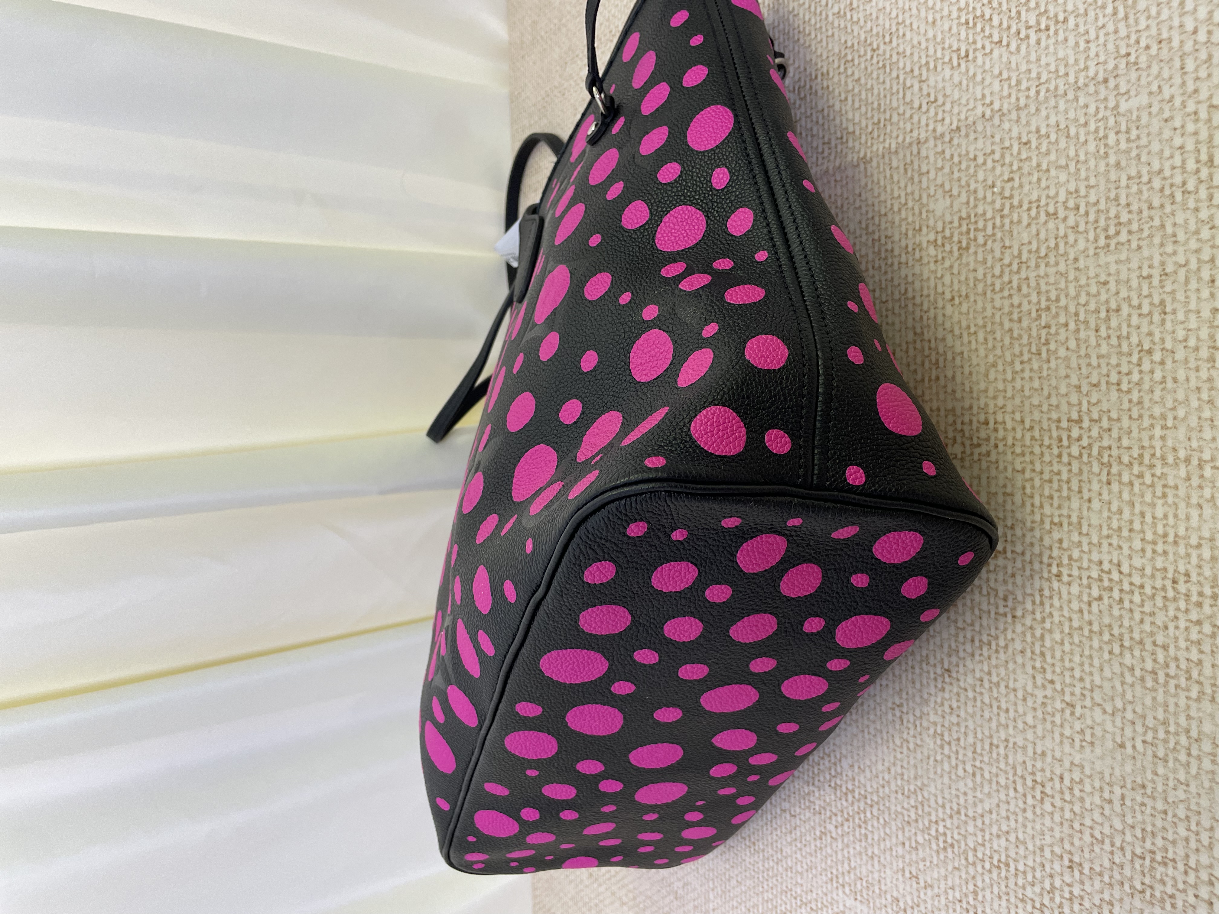 Pre-owned Louis Vuitton x Yayoi Kusama tote bag/ Product Code: 26031001