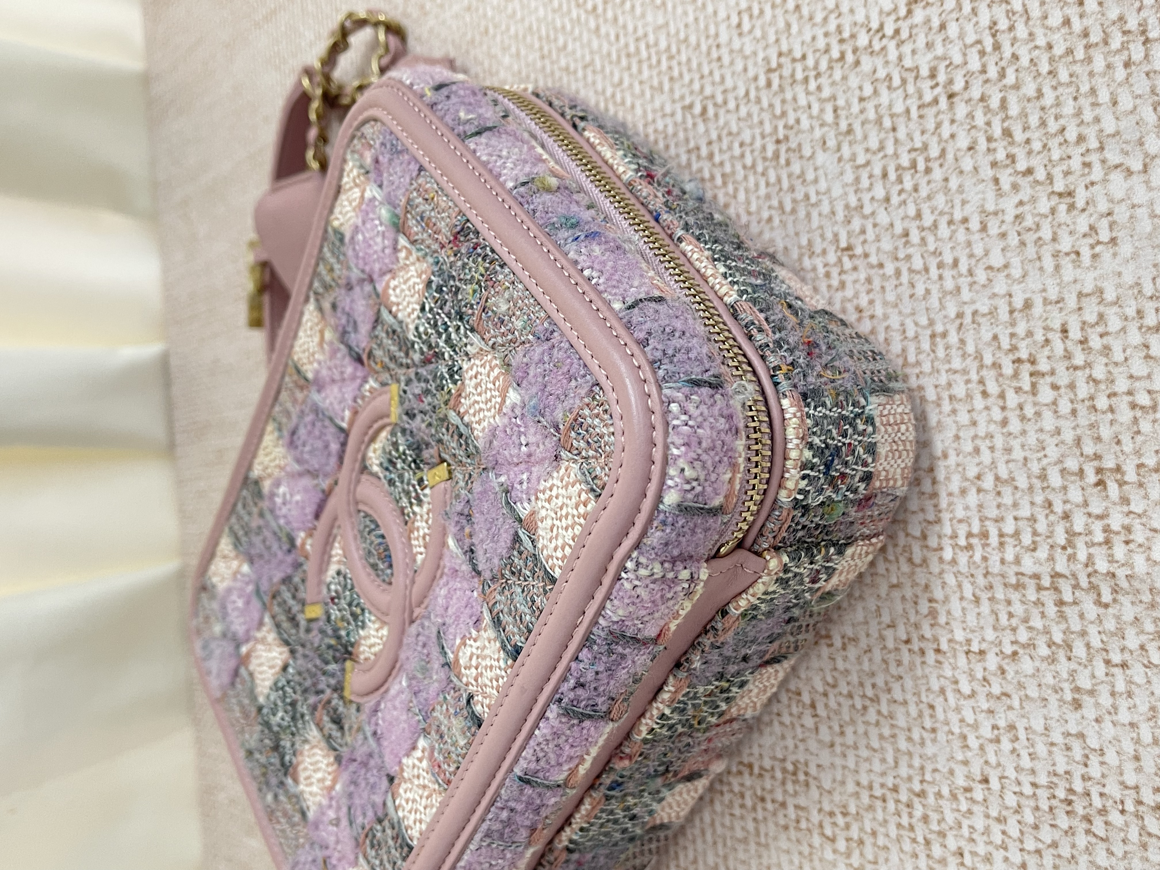 Pre-owned Chanel Tweed CC Filigree Vanity Case/ Product Code: 26042403