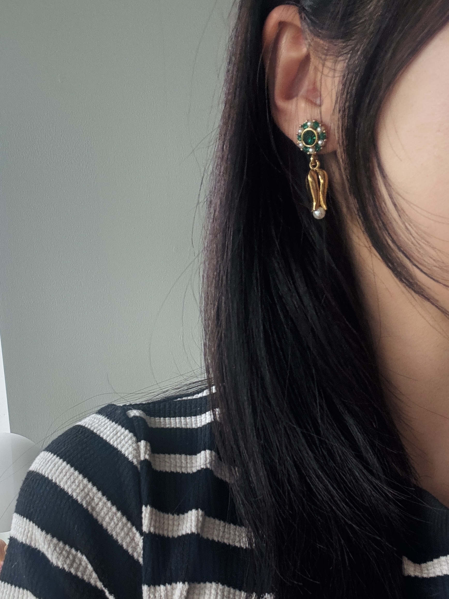 Vintage Green Pearl Tulip Stud Earrings (MT2585-2)