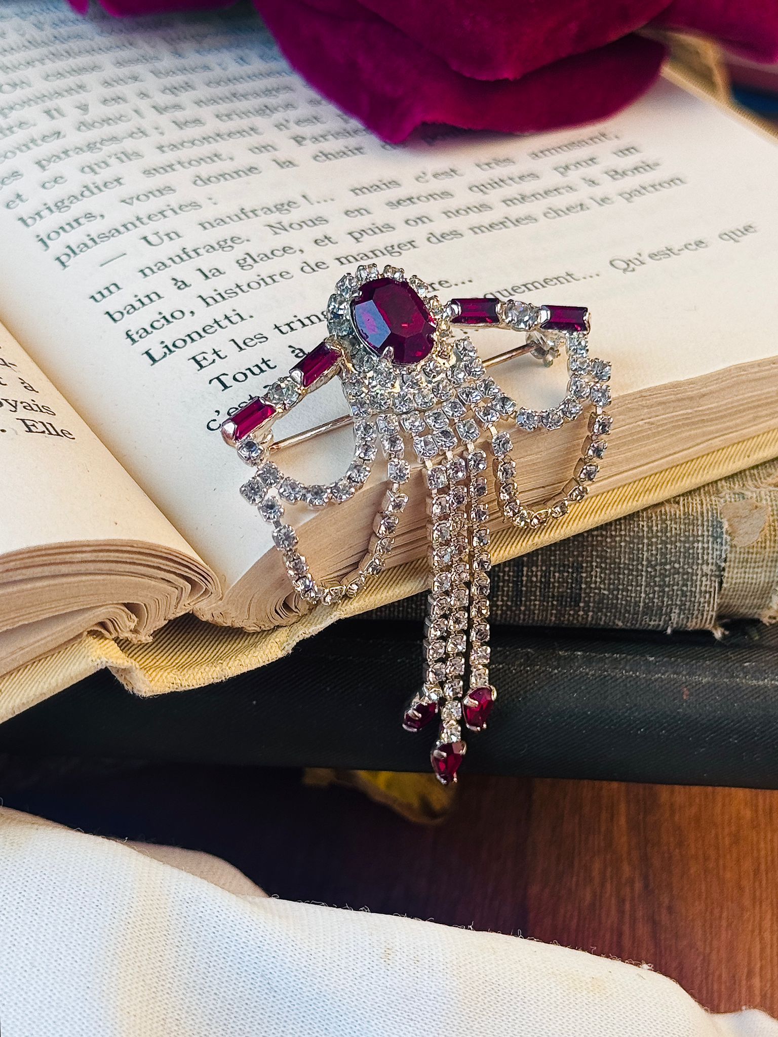 Vintage Mid-Century Art Deco Style Ruby Red Rhinestone Brooch(MT2589-11)