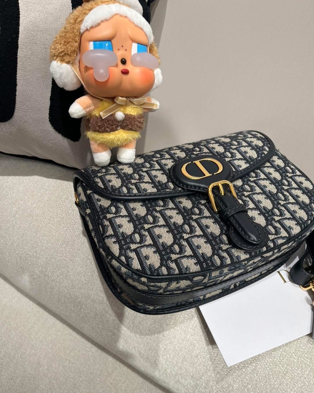 Dior Bobby medium  ,100%Authentic,99%new ✅專門店收據✅ Certificate ✅dust bag ✅Box