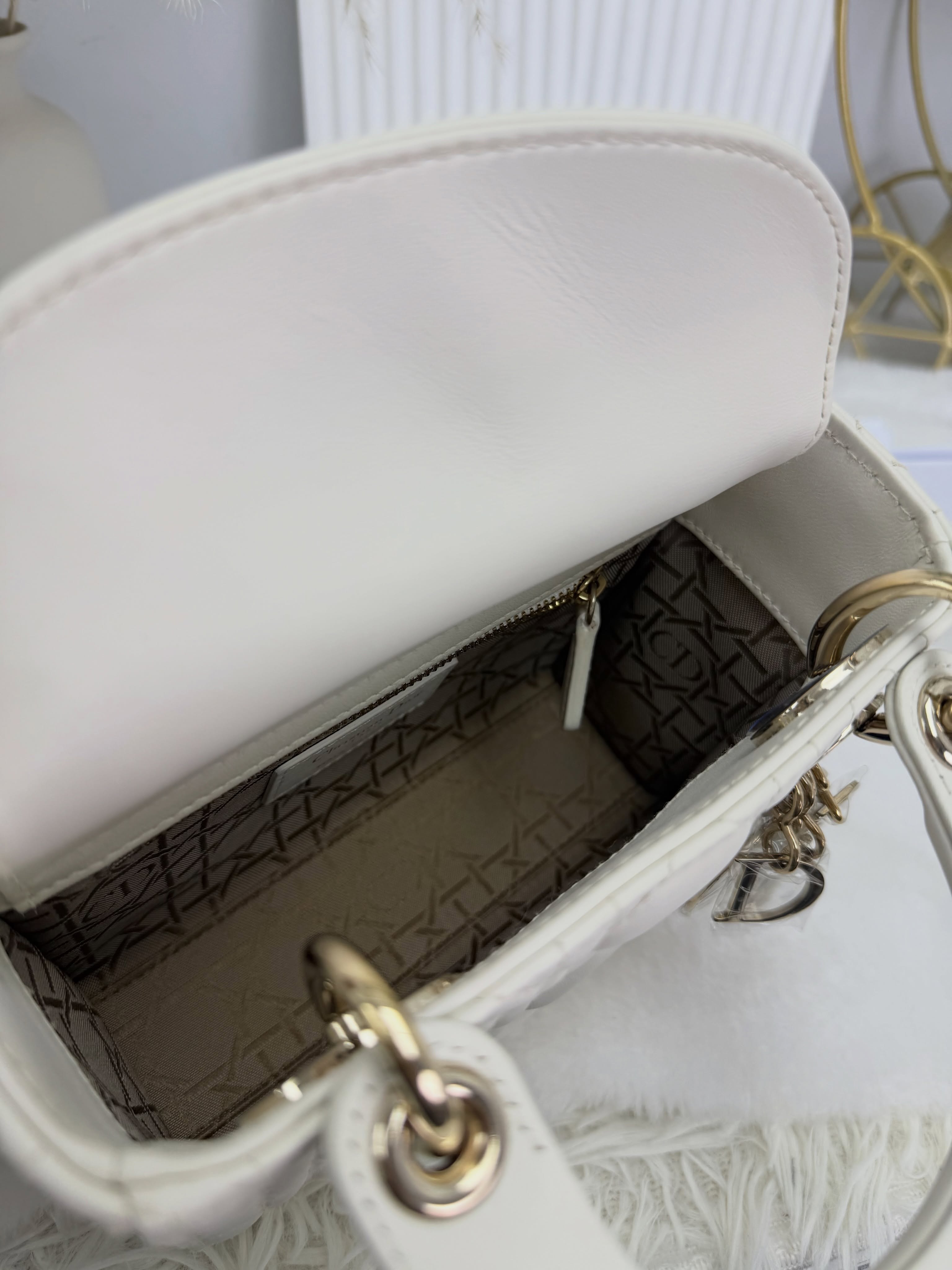 Dior👜 PRE OWNED 🛍️奶白色金扣Lady Dior Mini 🤍全套🤍