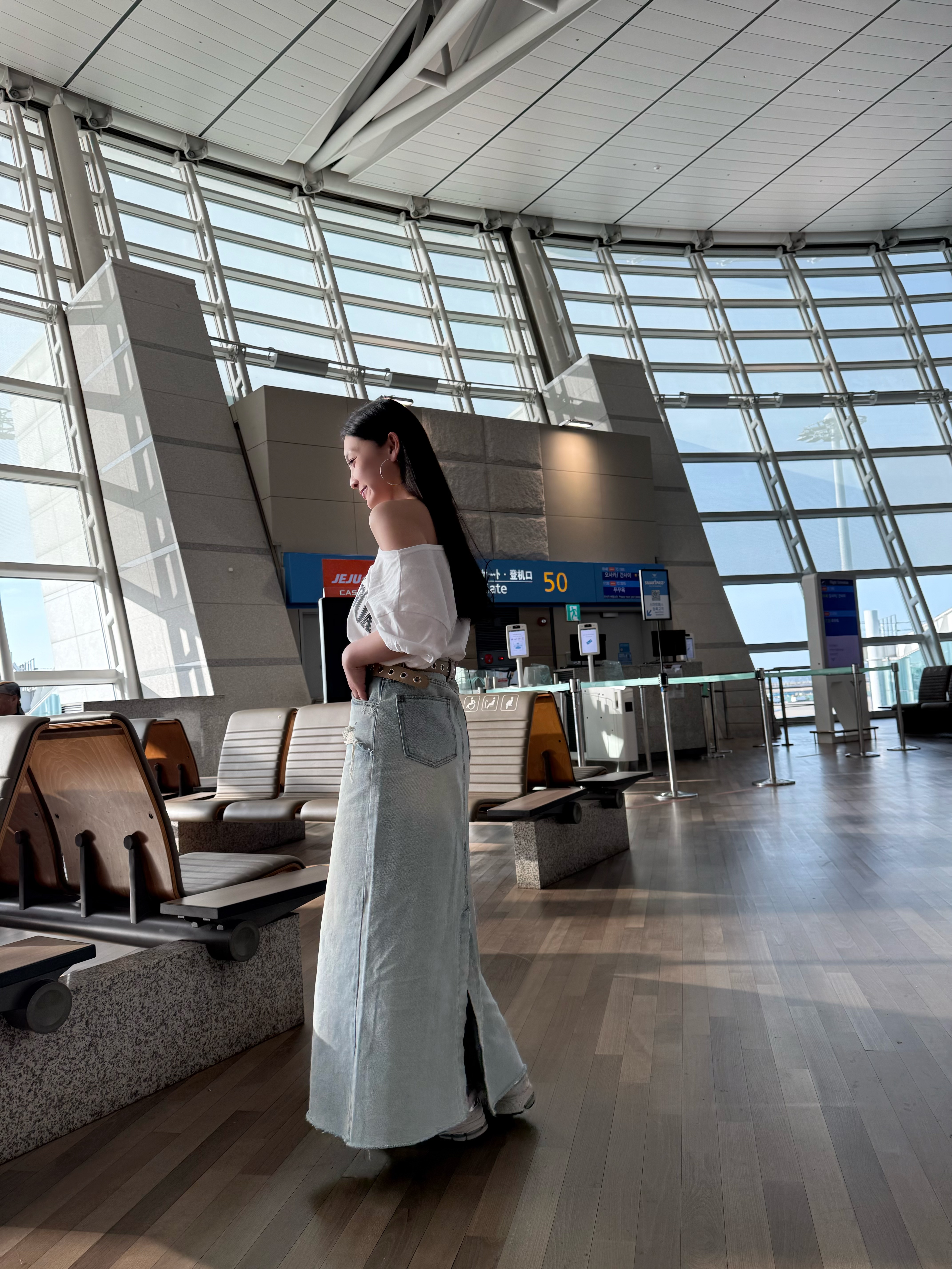 F09 單邊露膊英文字tee