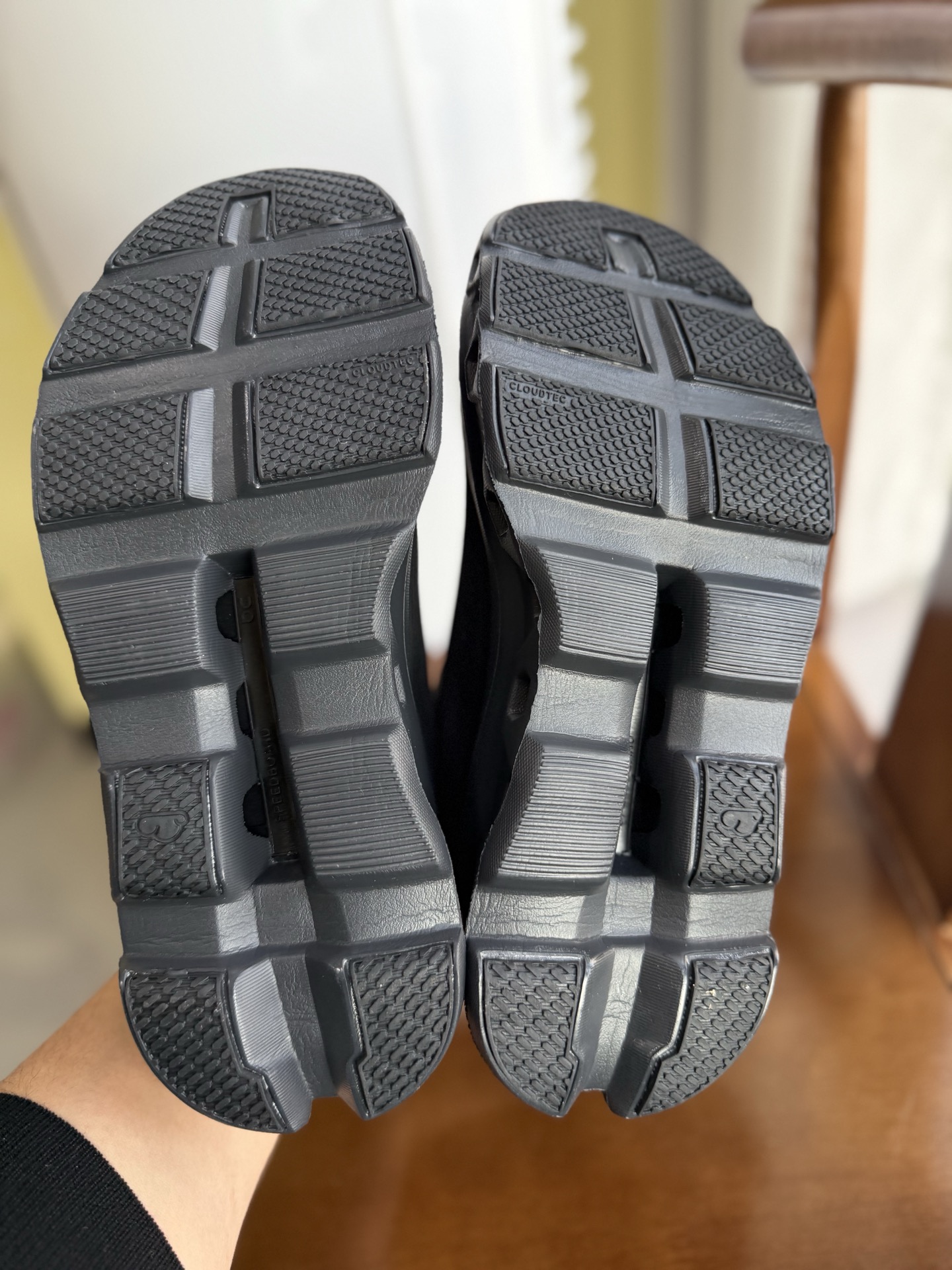 On Cloudmonster Void