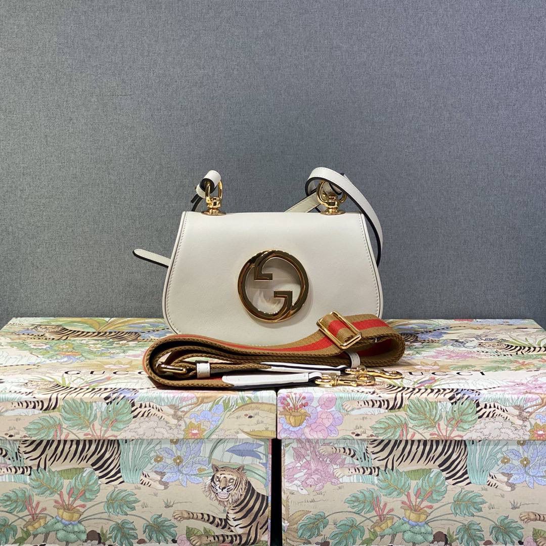 ▪大货实拍 𝐆𝐮𝐜𝐜𝐢 𝐁𝐥𝐨𝐧𝐝𝐢𝐞新品系列 型号：698643 尺寸：22*13*5.5cm