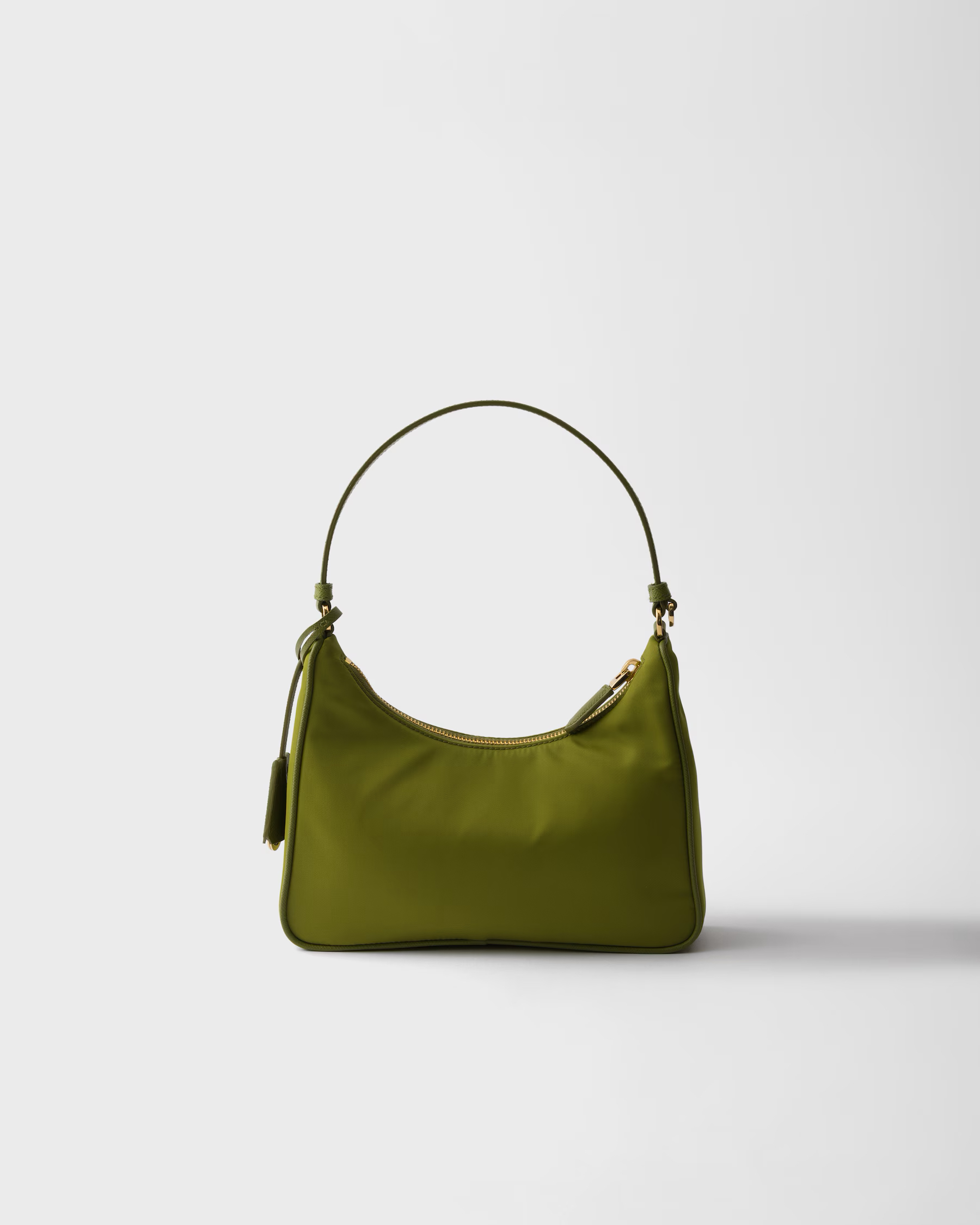 限時優惠✨訂貨🍒Prada Re-Edition 2005 Mini Bag Size 18x22x6.5cm(皮質肩帶) Color : Ivy Green