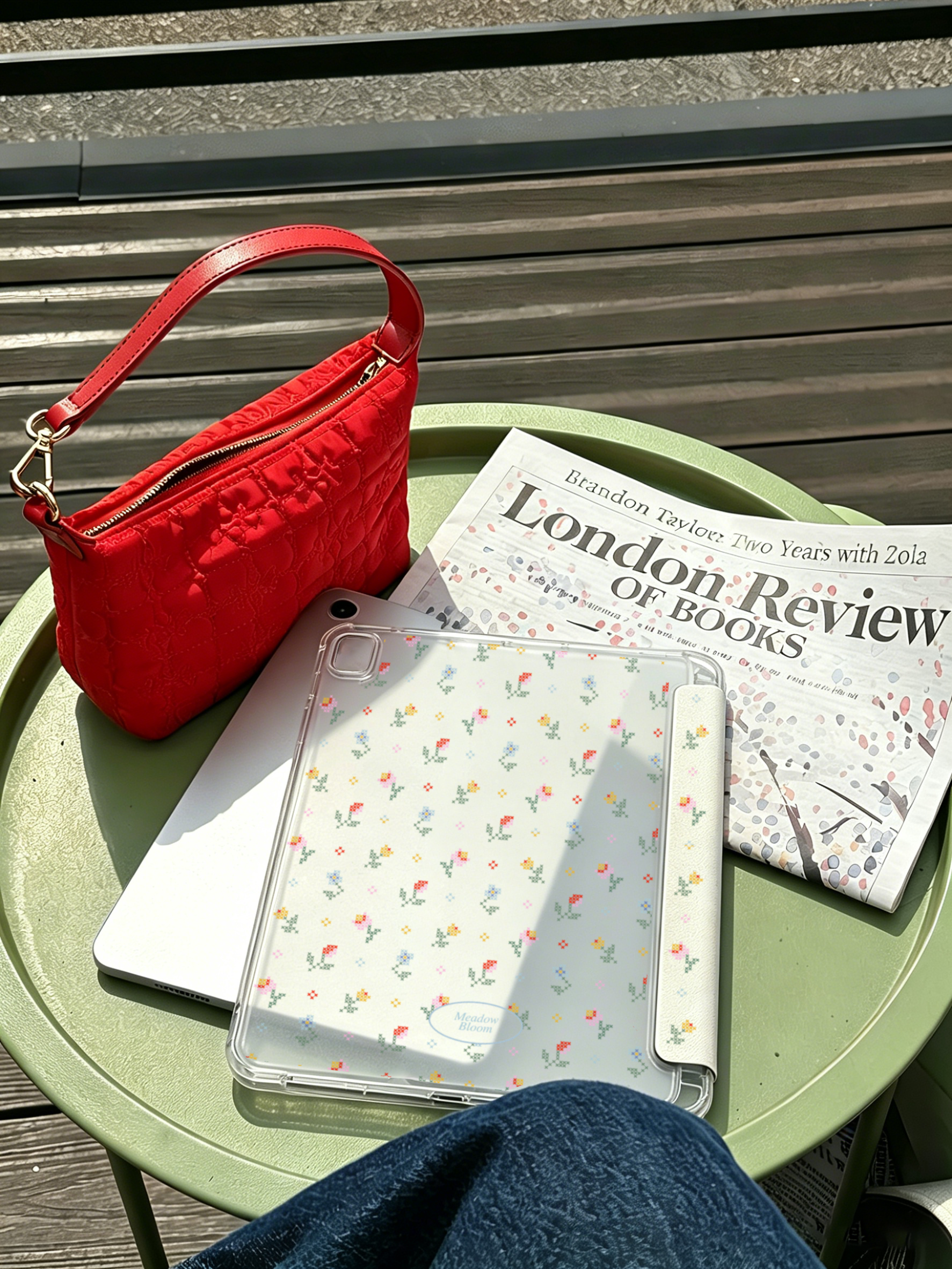 【Pixel FlowerBox VOL.48】透明磨砂書本式 iPad Case