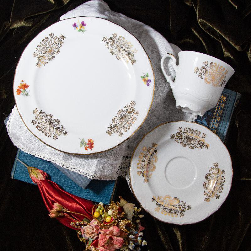 C.a. 1960s Bavarian Johann Seltmann Sophisticated Colour & Gold Gilt Floral Pattern Tea Set (CC052)