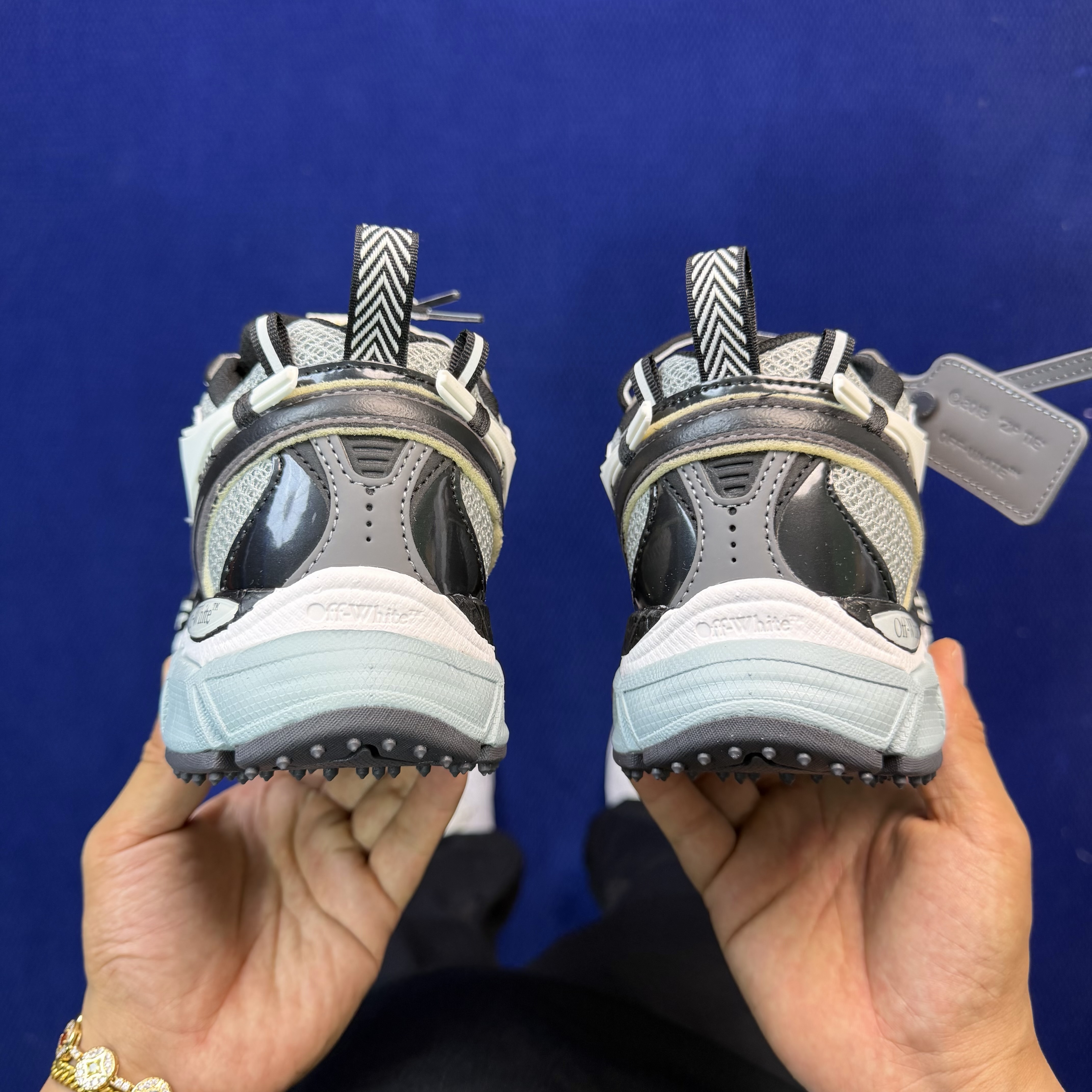 Off-White Be Right Back