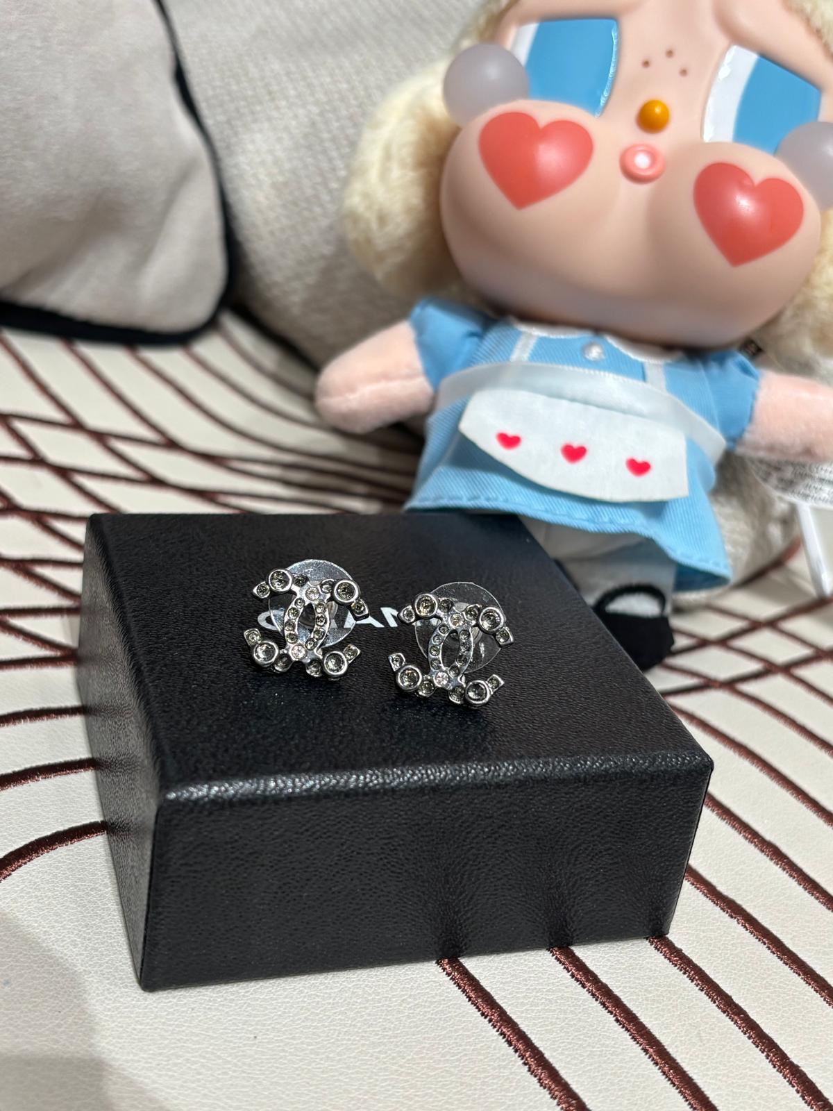 Chanel Earrings CC 閃石 100%Authentic,95%new✅box 