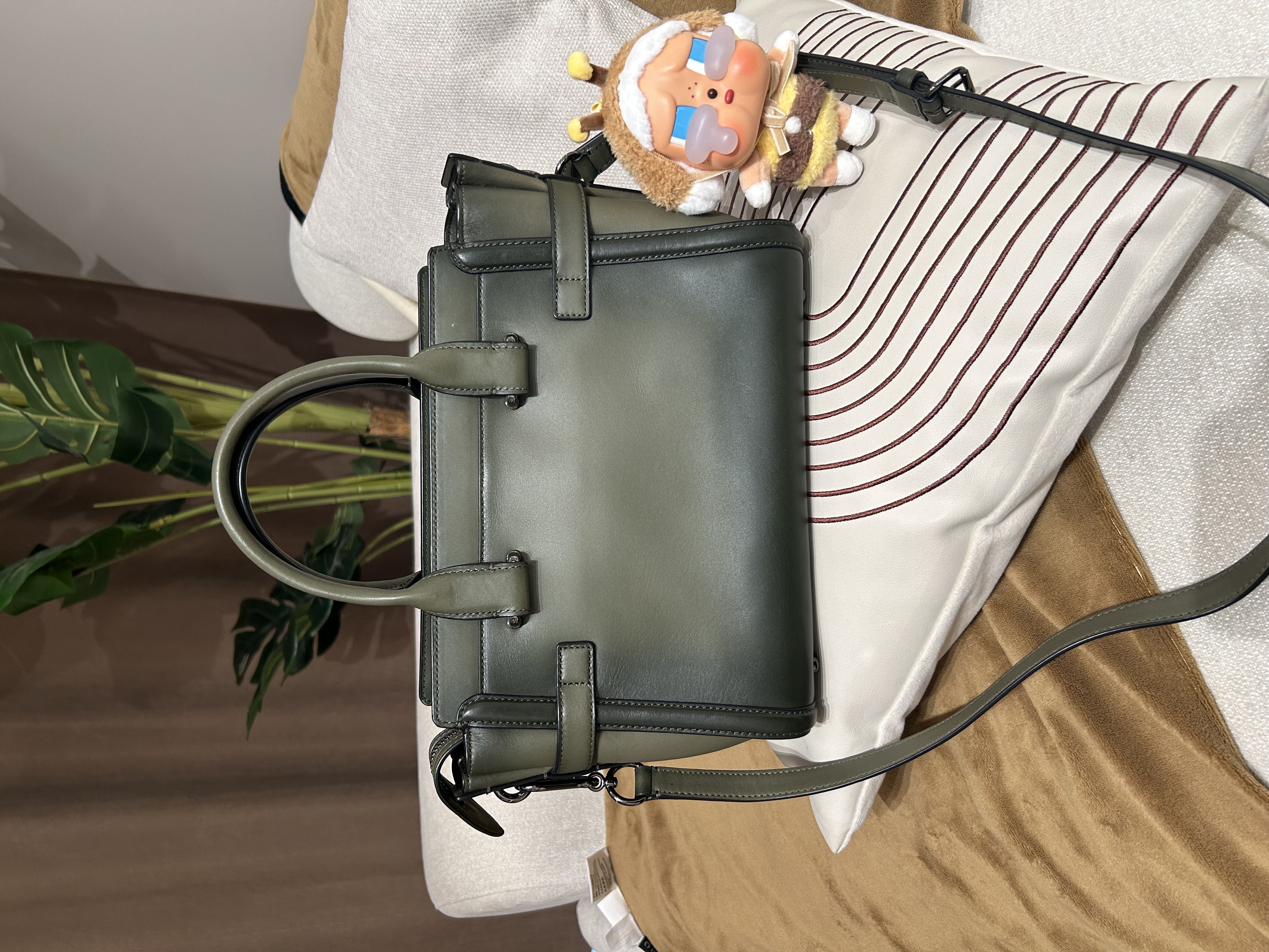 Coach swagger 27 leather calfskin 100%Authentic ,98%new✅dust bag