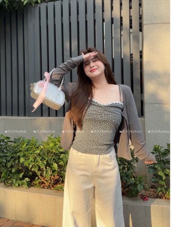 B25(5222) 韩系纯欲风蕾丝边碎花吊带与开衫灰两件套上衣