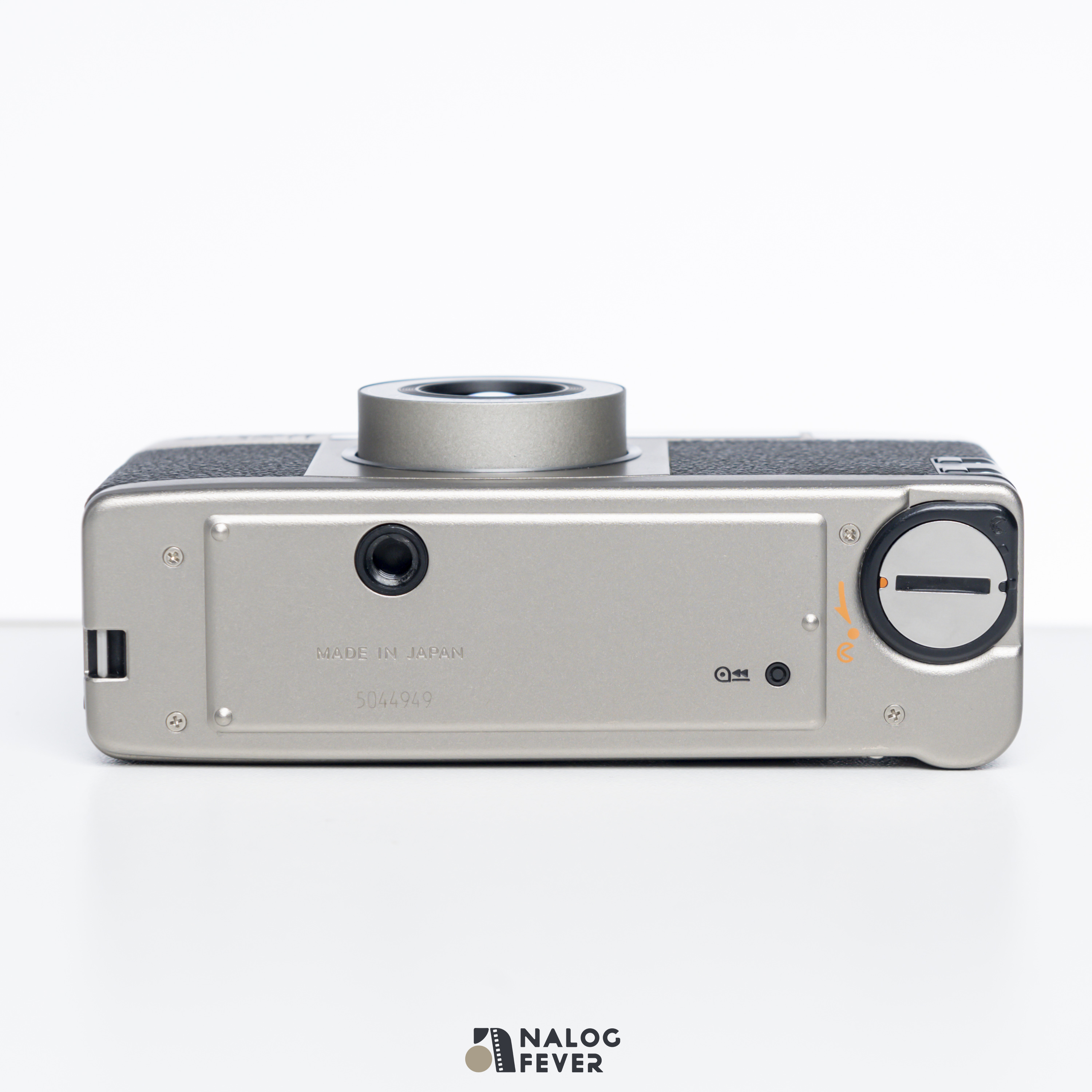 Nikon 35Ti  (原裝手繩, 原裝CS-1100皮套, 送一粒CR123A)