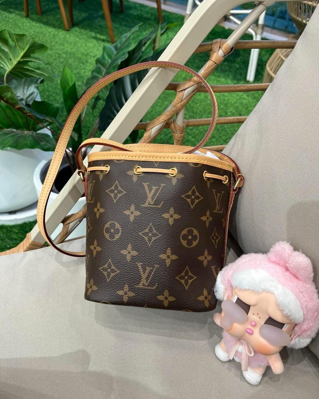 Lv nano Noe bucket bag monogram 