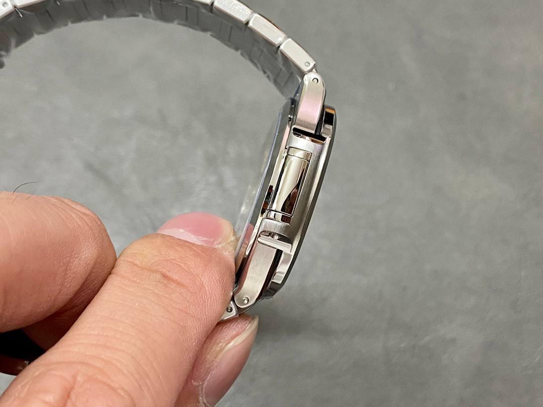 百达翡丽 Nautilus 5711/1A-010 自动上链男士腕表