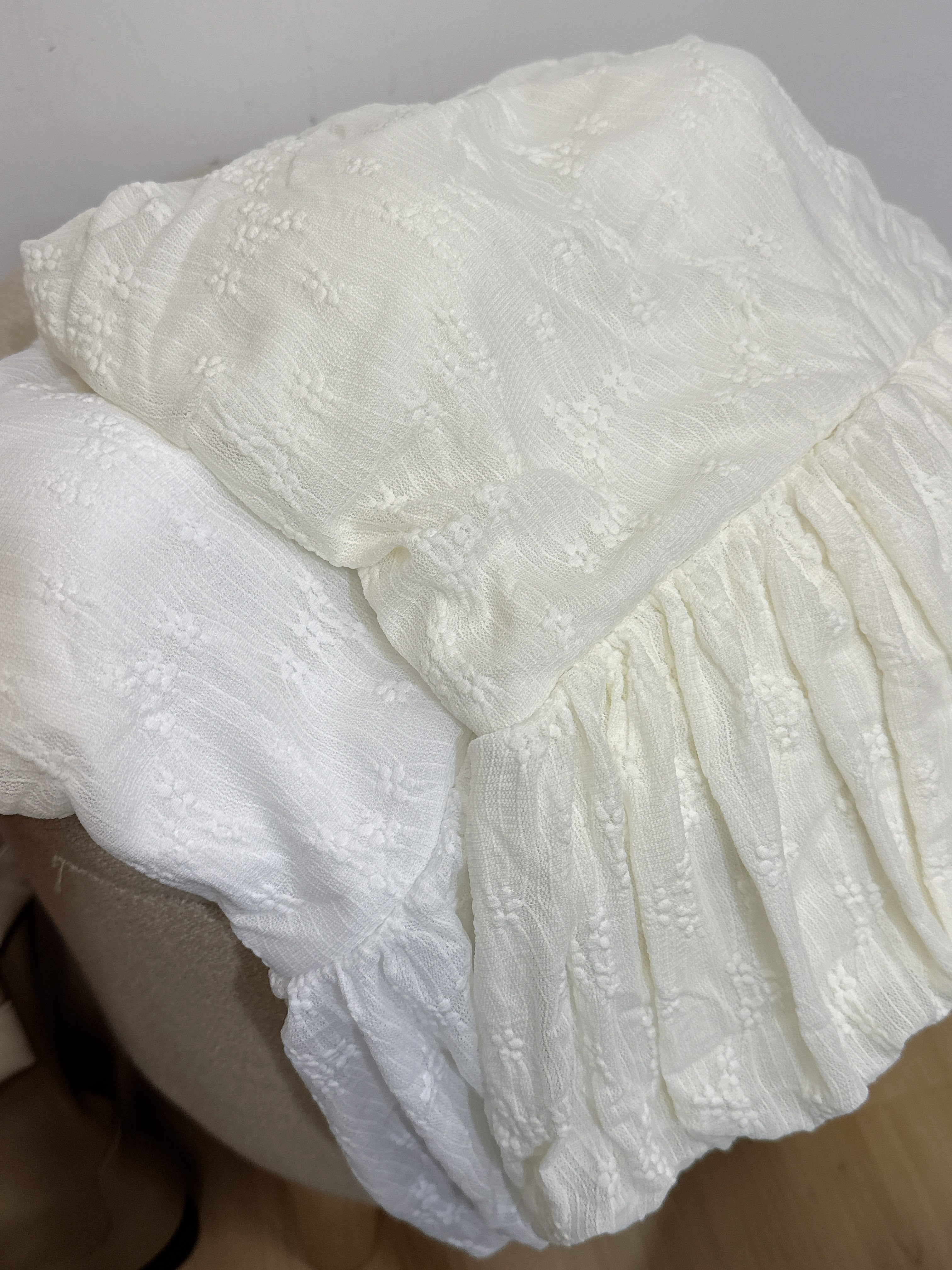 【泰國直送】附內墊！仙氣刺繡壓花平口背心
