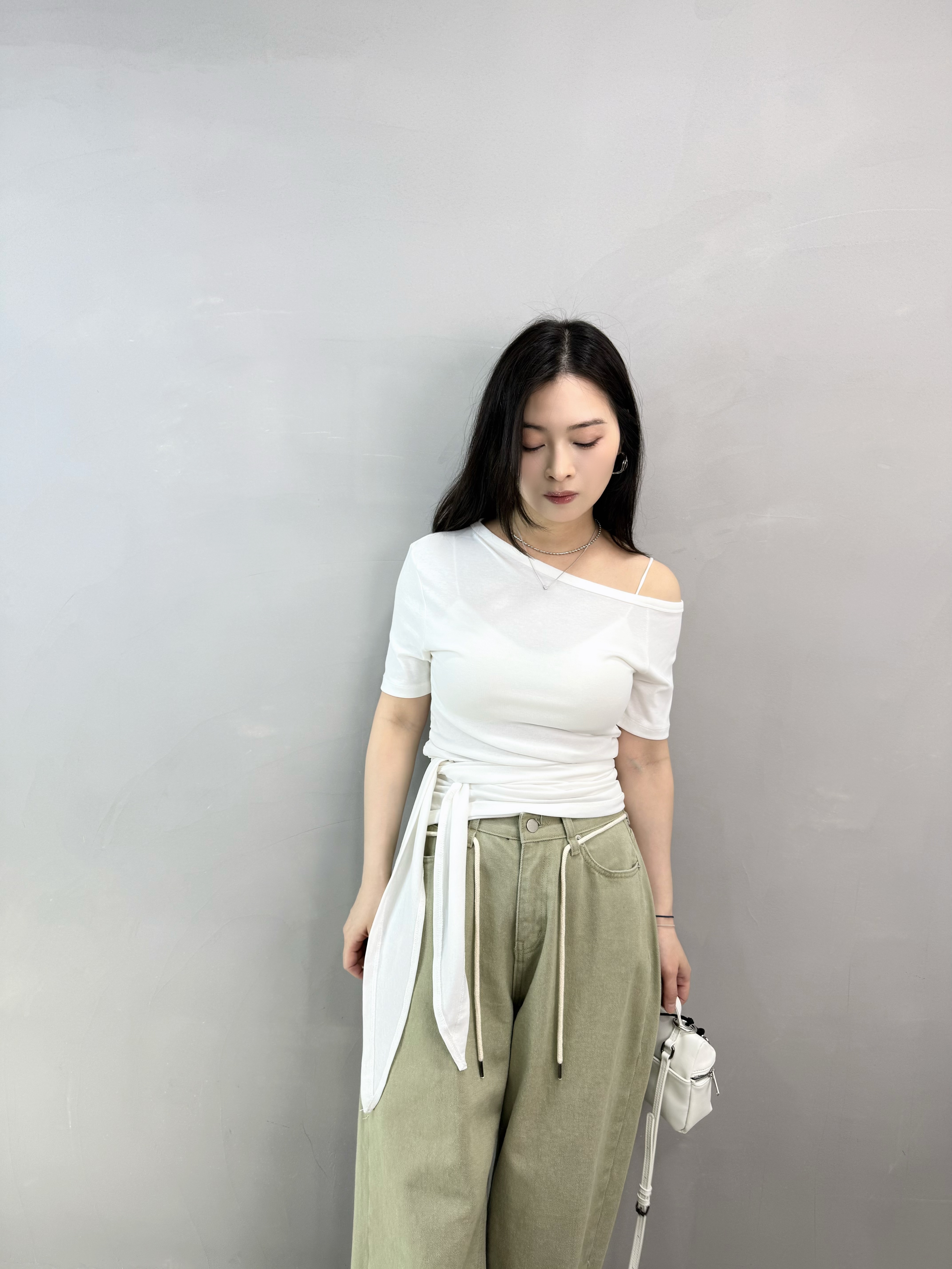 M88 單邊露膊綁腰Tee