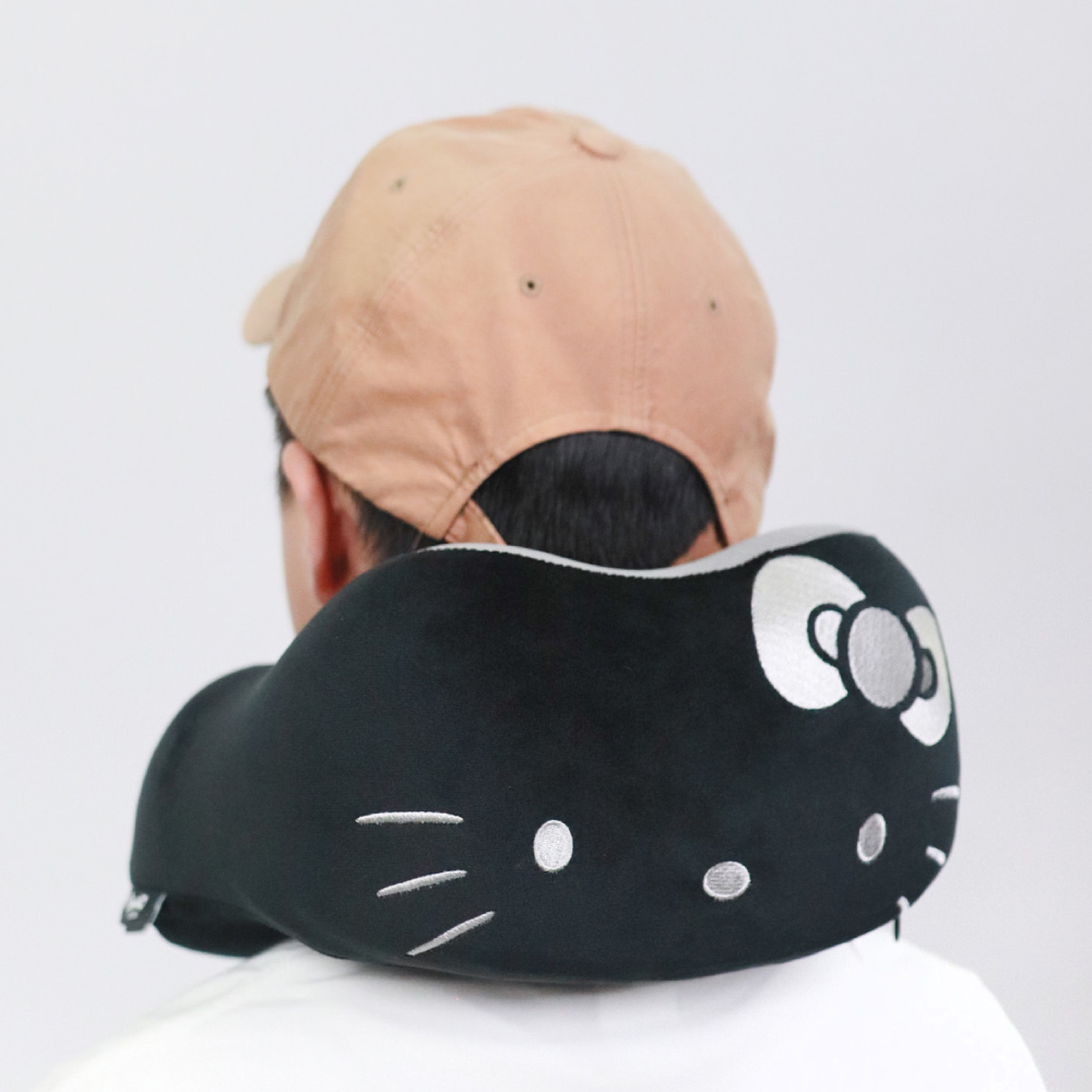 📦訂購 台灣代購 murmur Sanrio 三麗鷗 Hello Kitty 黑白格 旅行頸枕 (附收納袋)