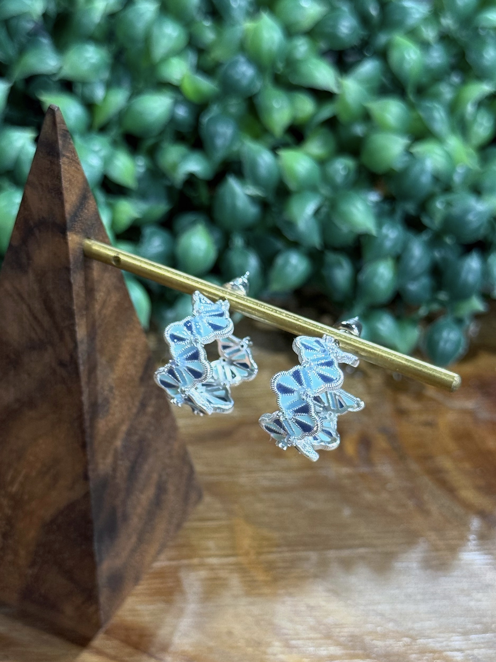 彩翼織影 Wing Mosaic Half Hoop Earrings | 半圈款耳環