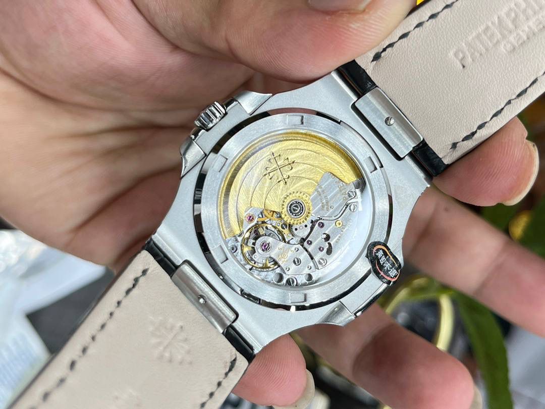 鹦鹉螺5711灰盘胶带胶带款/40mm*8.3mm/Cal.324一体机😍💯🤍