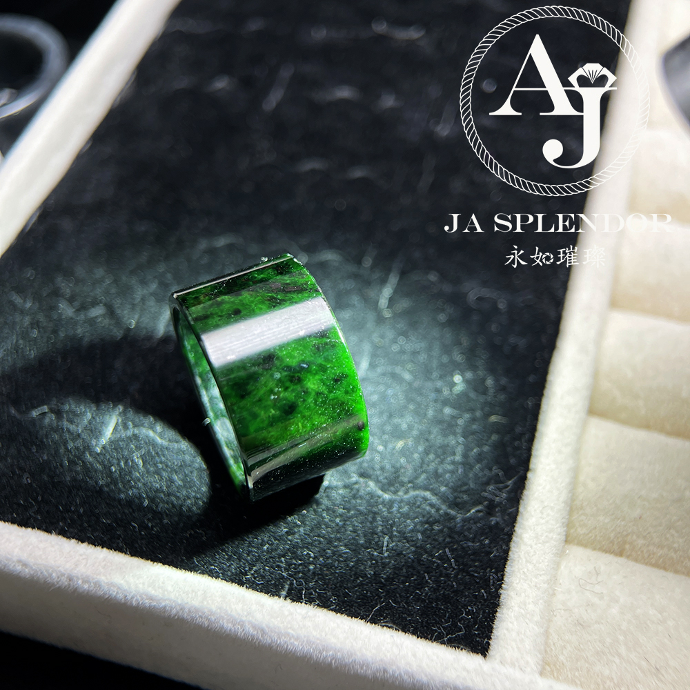 JN-2675 天然翡翠A玉 特色黑花青翡翠扳指
