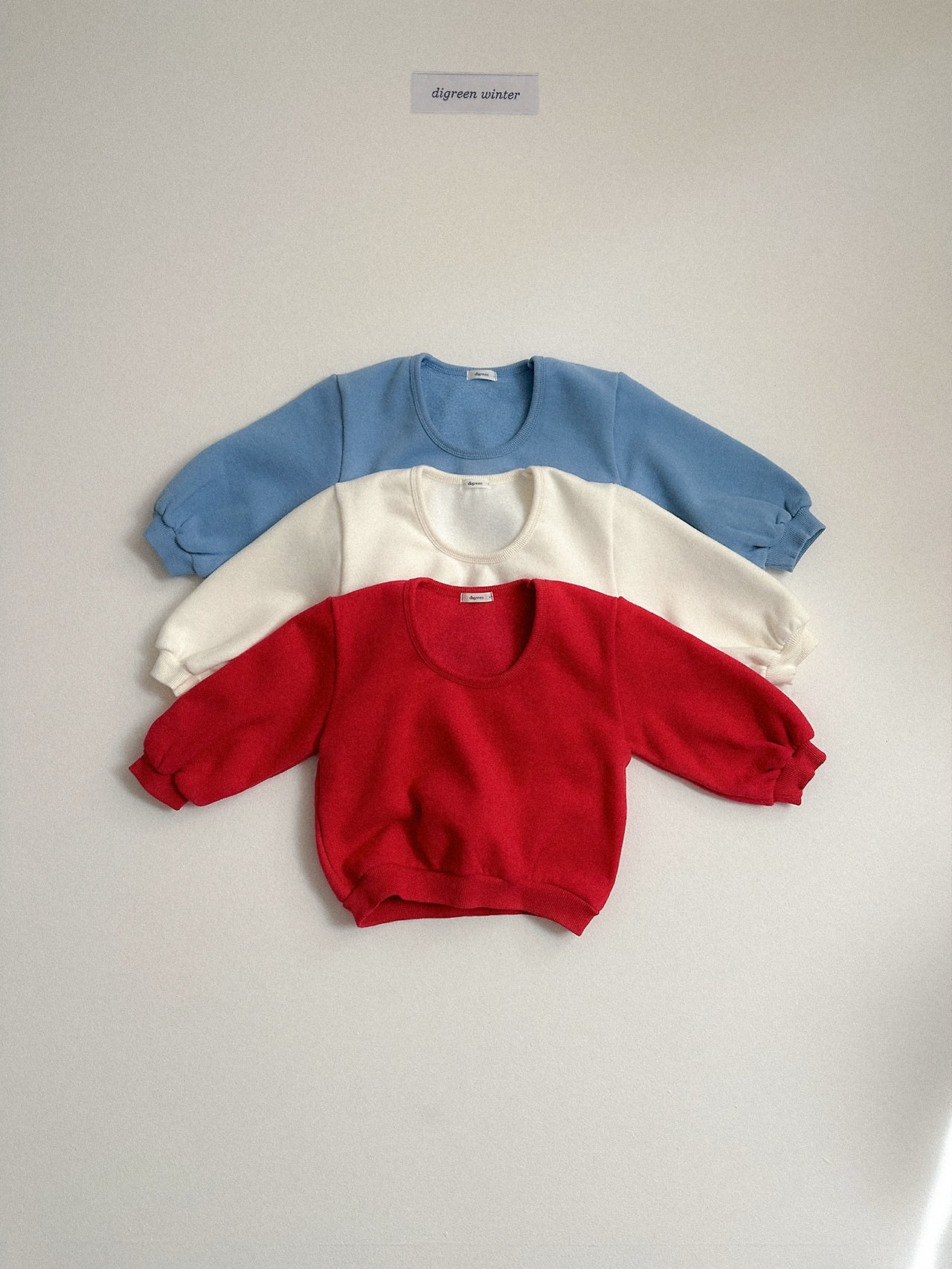 Digreen | Deep U-Neck Sweatshirt 