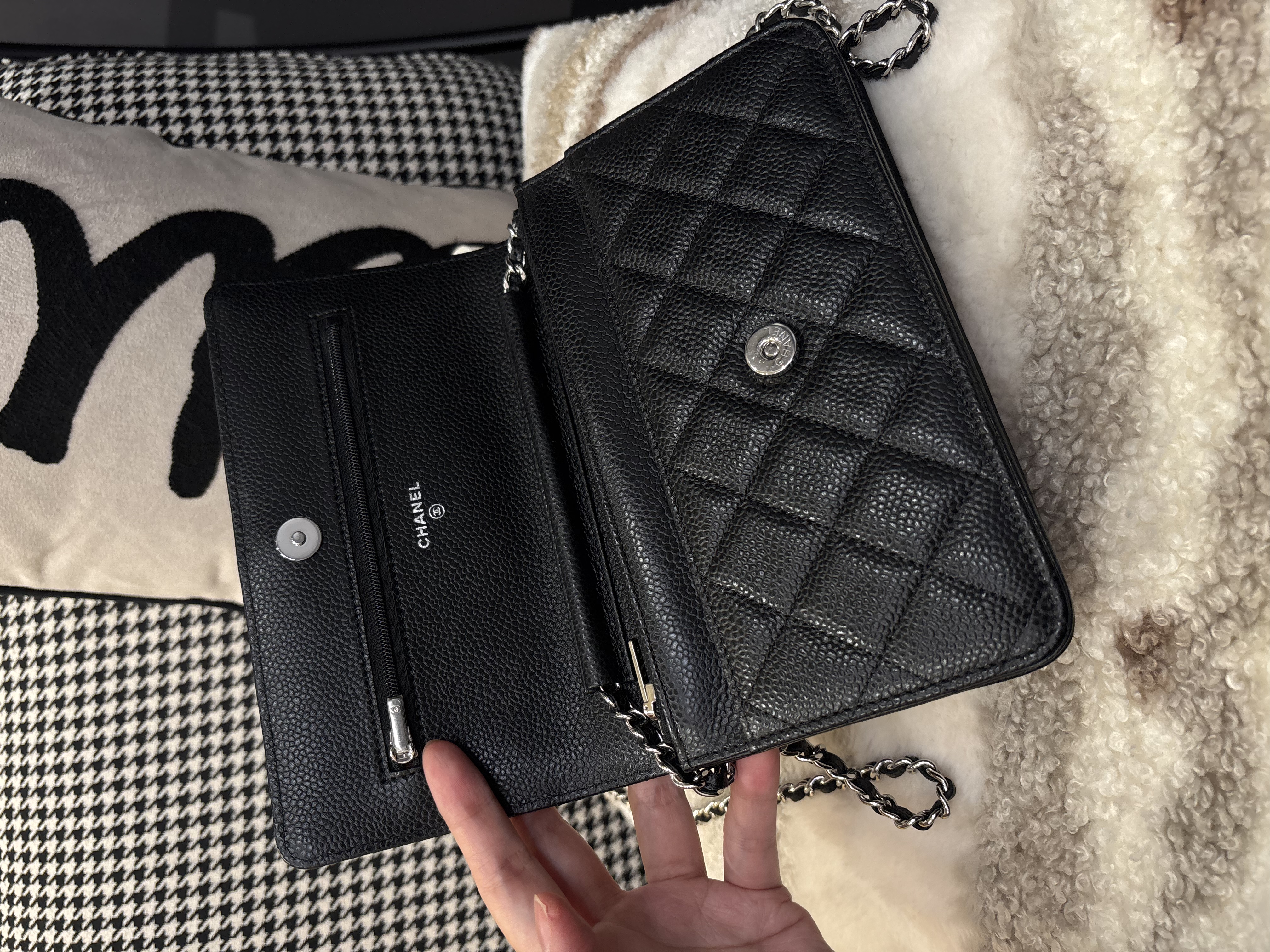Chanel wallet on chain 黑色荔枝牛皮銀扣 WOC 100%Authentic, 全新 100%NEW  ✅晶片✅dust bag ✅box 
