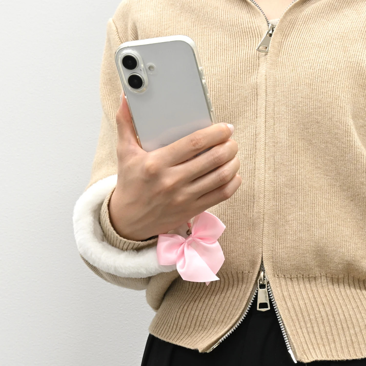 🎀【預訂】 Lil ala mode 毛毛電話手帶Mousse 