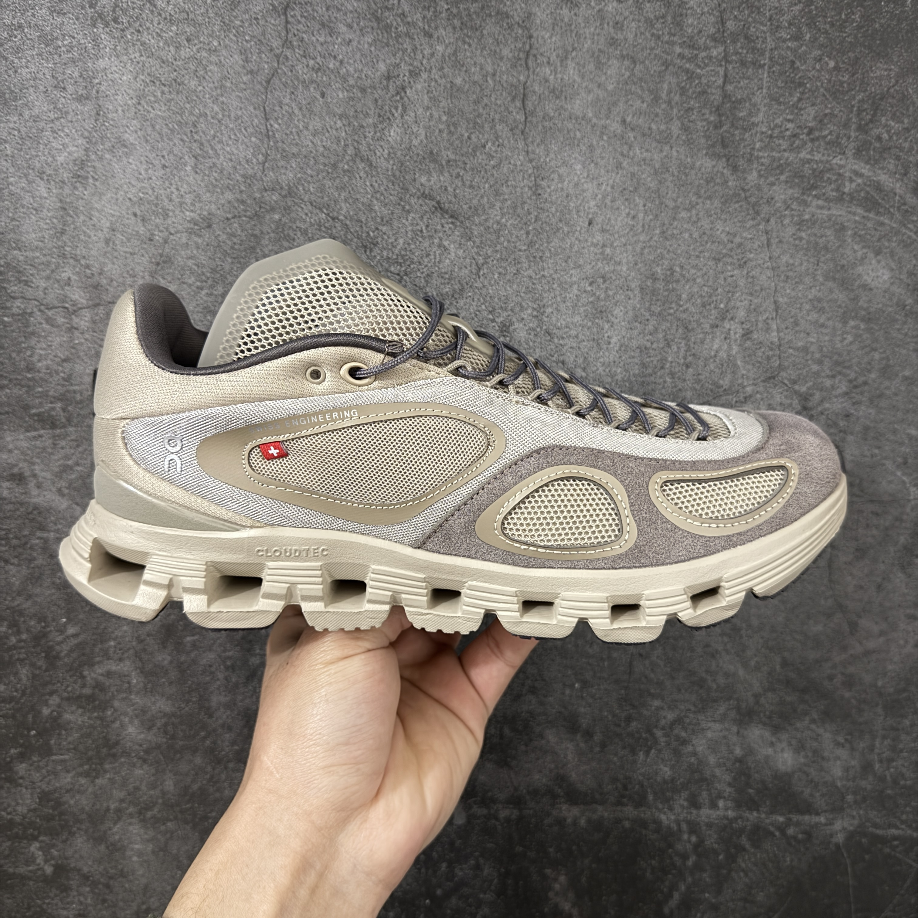 FKA twigs x On Running Cloud X 4