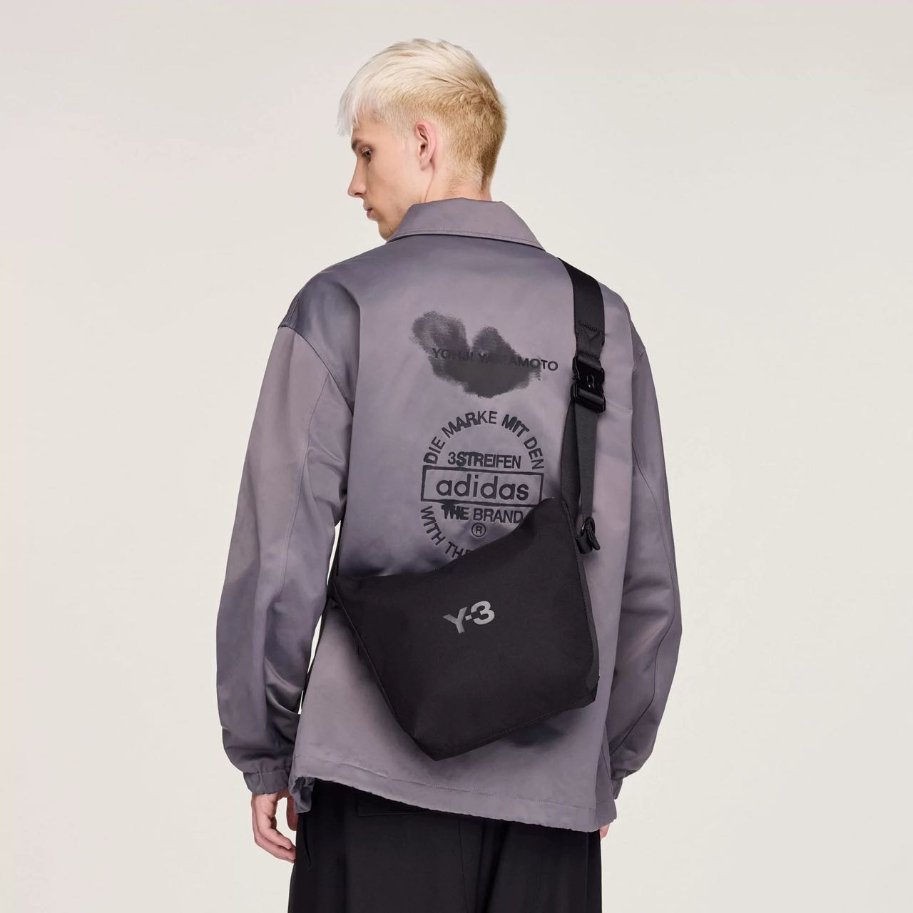 Y-3 buckle-fastening messenger bag